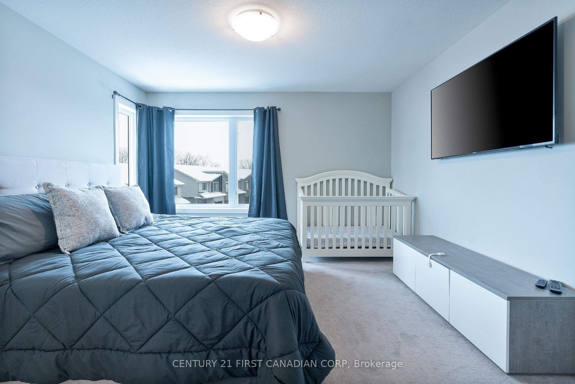 177 Edgevalley Road Unit 13 photo 23