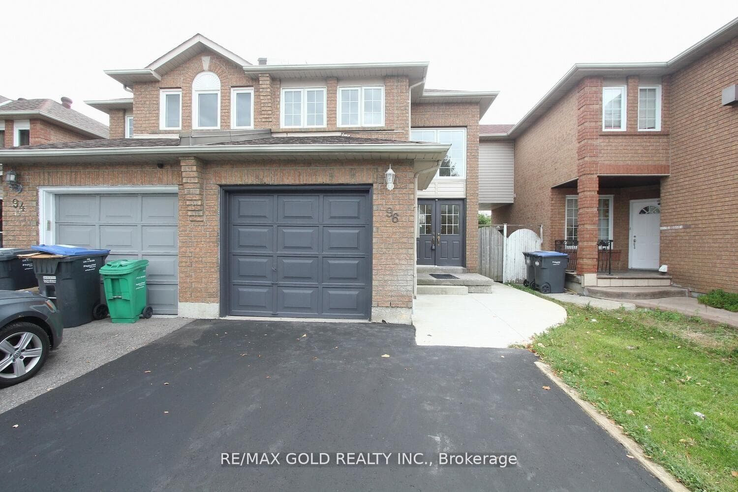 96 Lauraglen Crescent photo 1