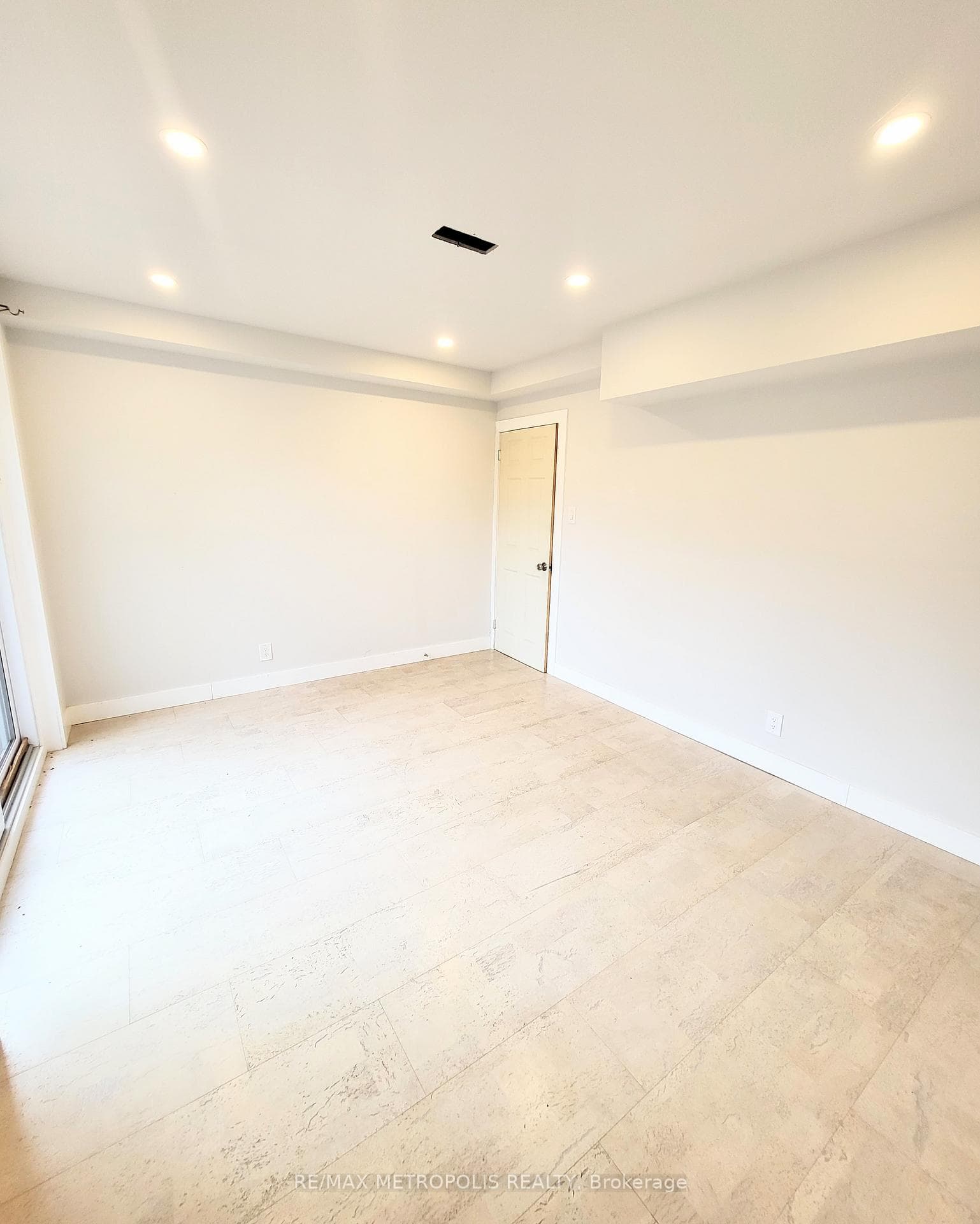72 Felicity Drive Unit Bsmt photo 4
