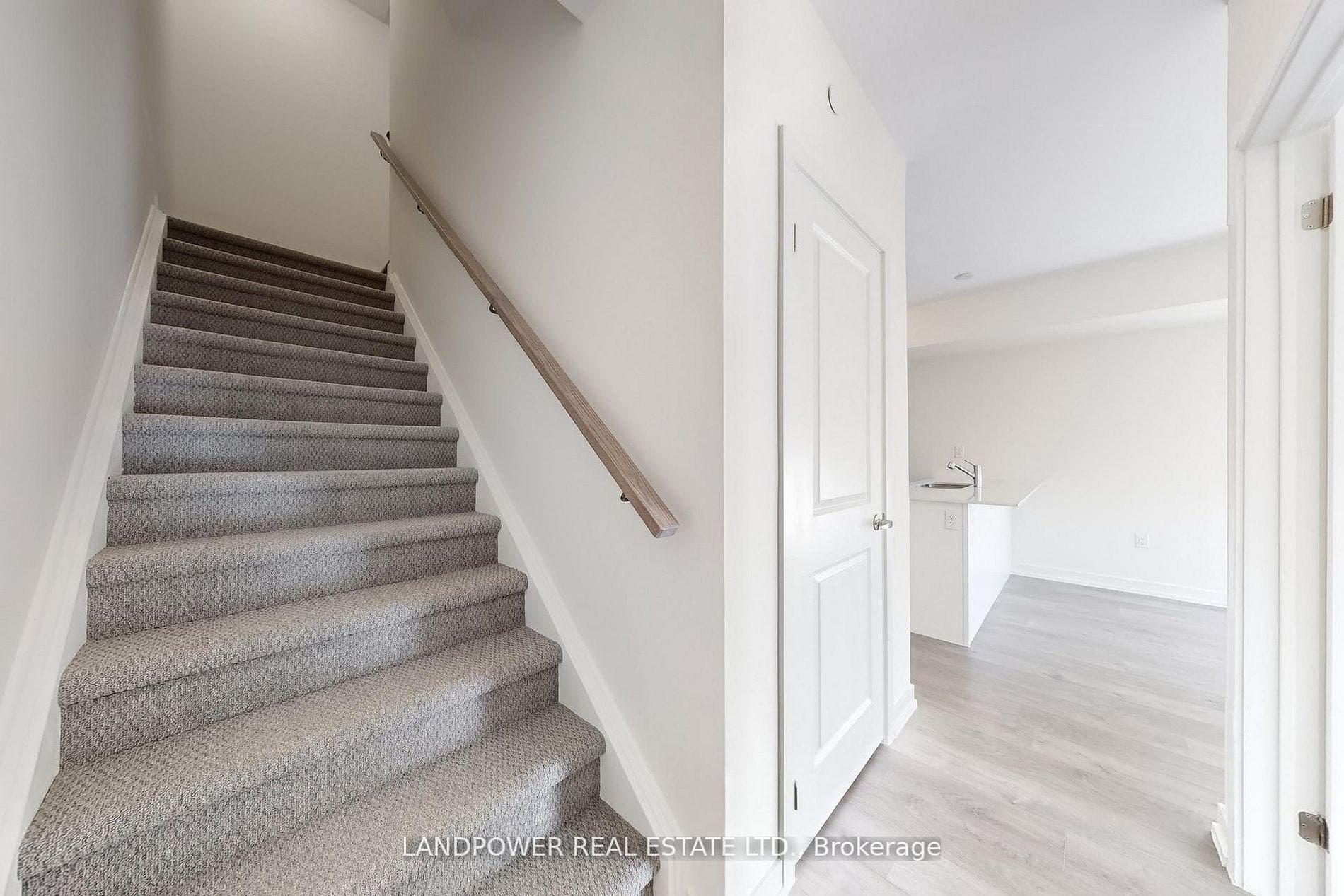 60 Elizabeth Street Unit 3305 photo 23