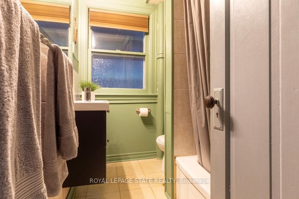 90 Blake Street photo 16