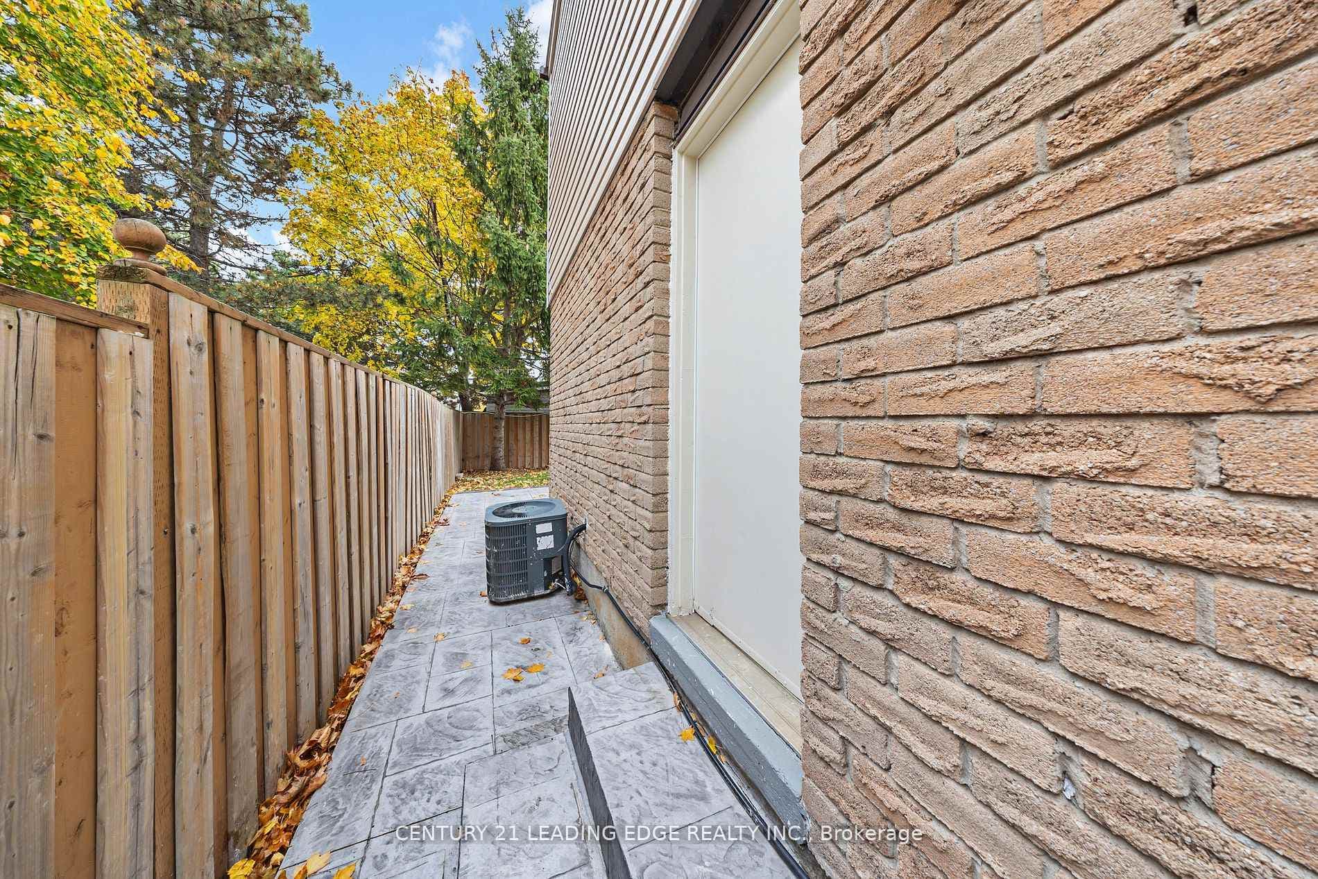 47 Peachtree Place photo 34