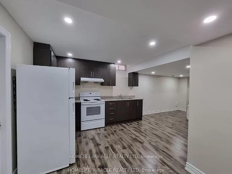 84 Brussels Avenue photo 3