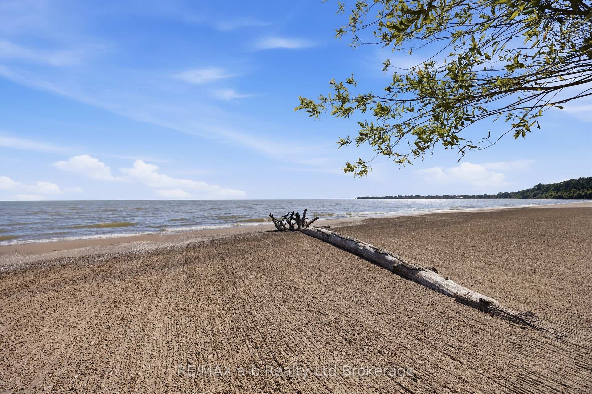 55424 Lakeshore Road photo 41