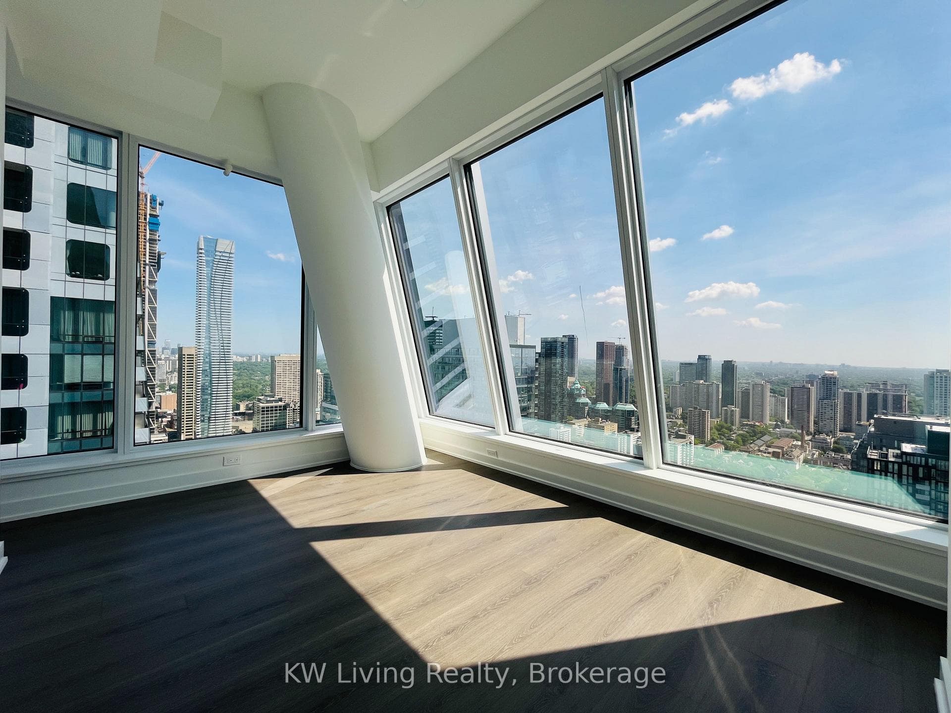 8 Wellesley Street Unit 5208 photo 6