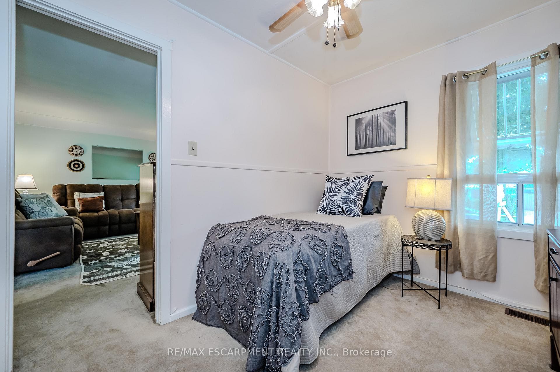 20 Normanhurst Avenue photo 12