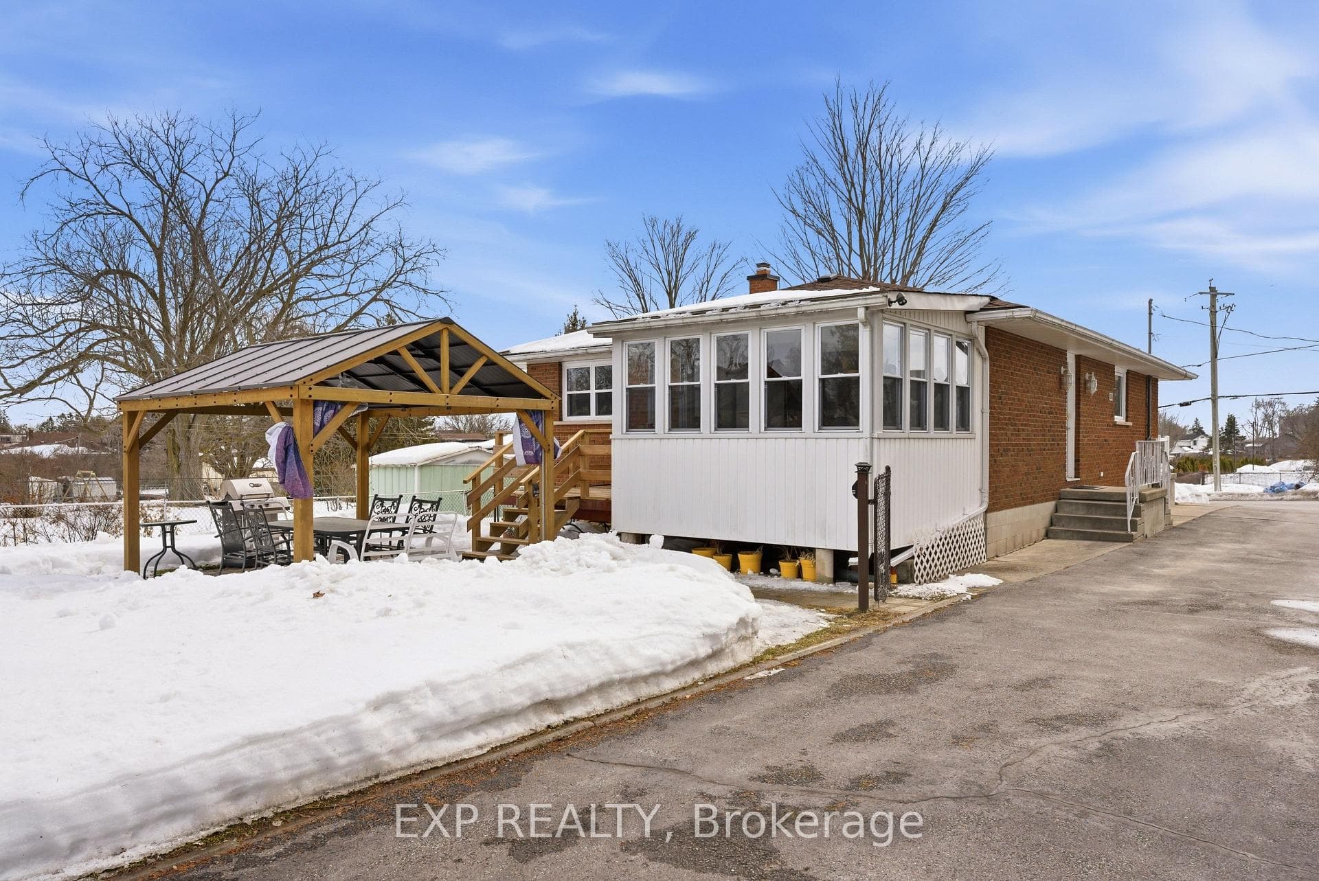 56 Graham Street photo 42