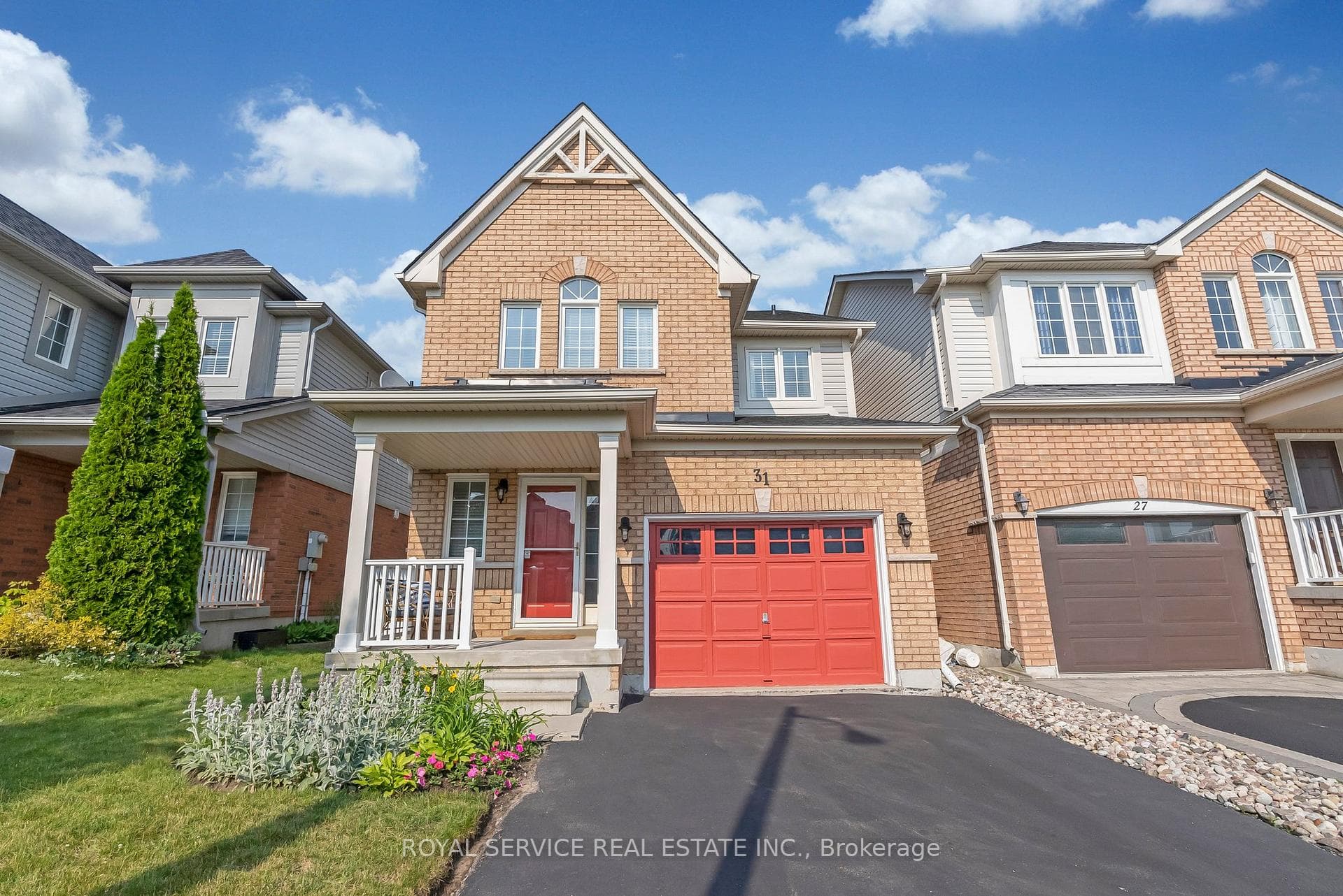 31 Lunney Crescent photo 2