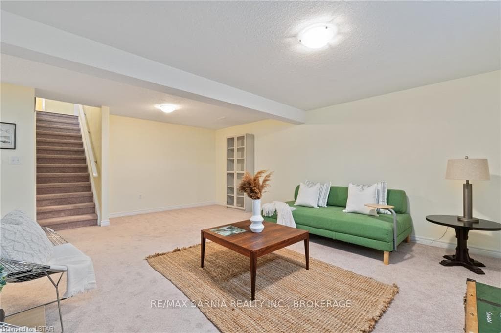 299 CASSANDRA Boulevard photo 28