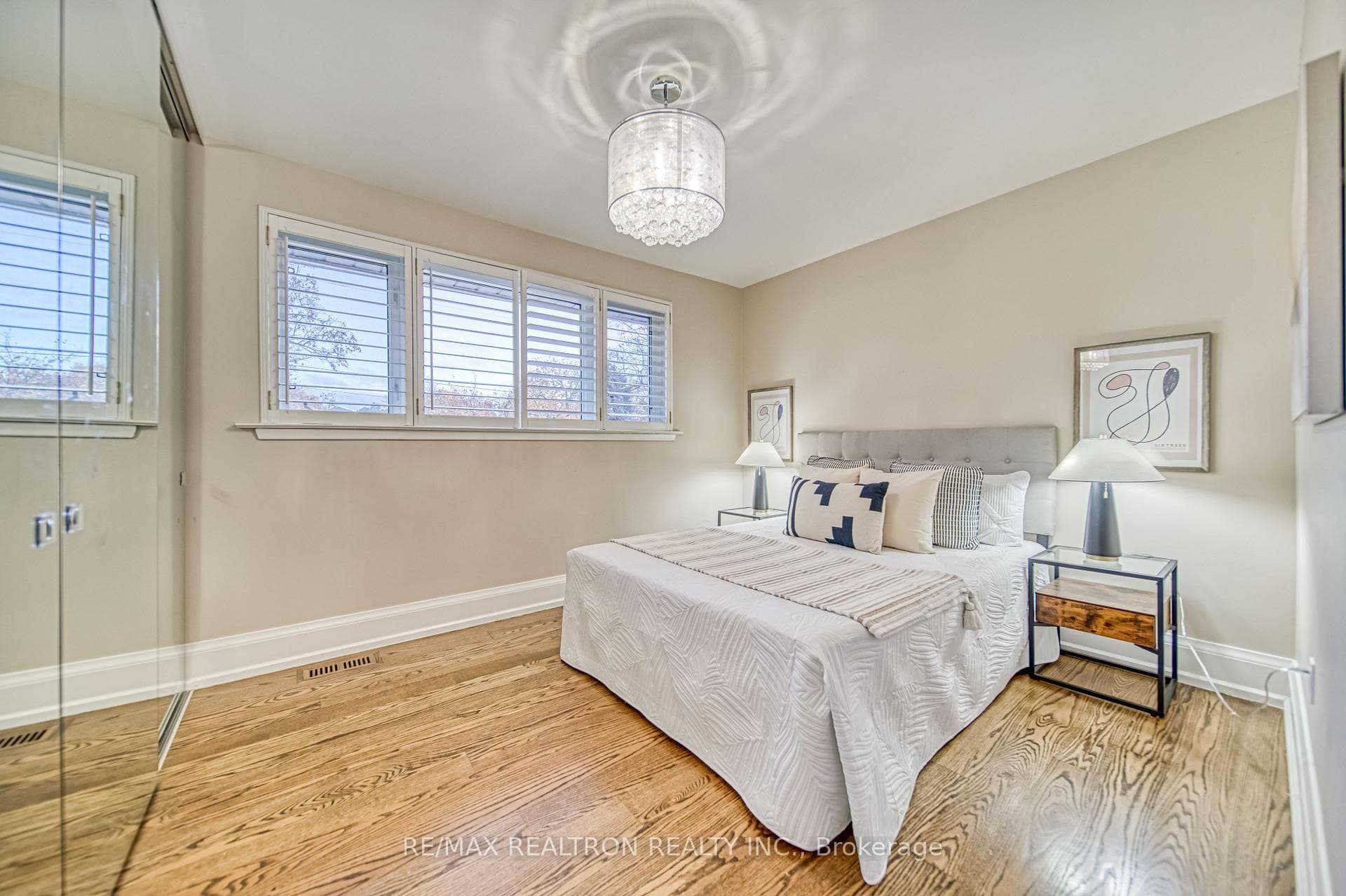 130 Broadlands Boulevard photo 18