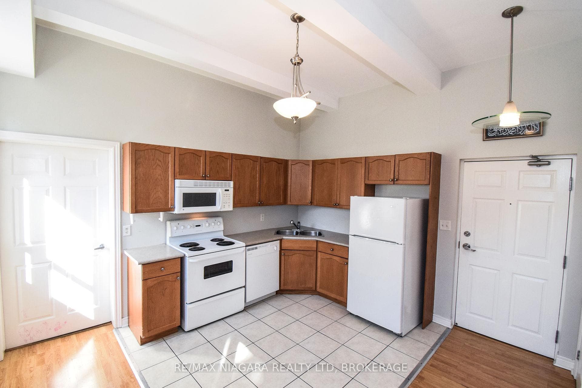 6365 DRUMMOND Road Unit 114 photo 14