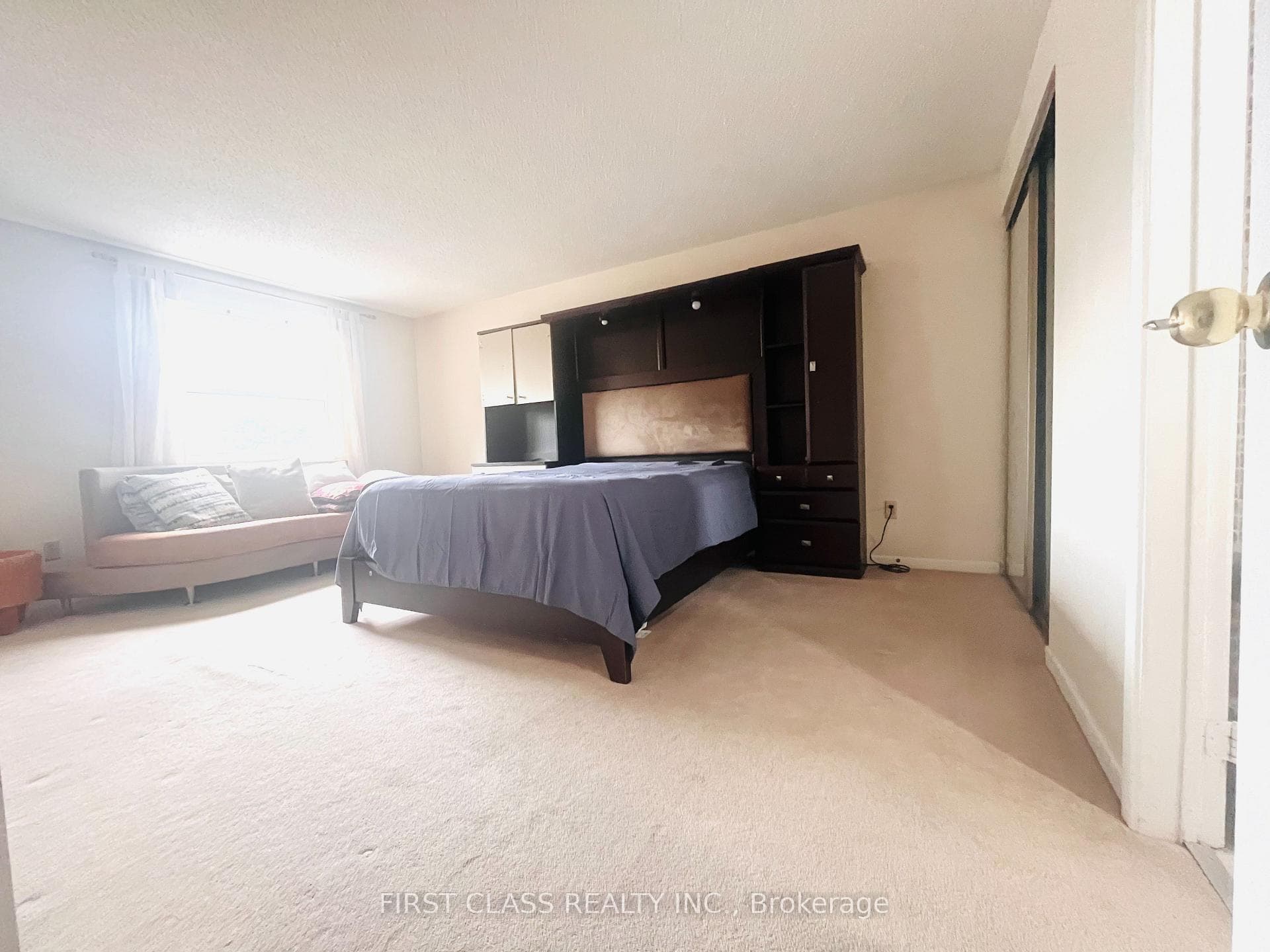 53 Spring Forest Square photo 15
