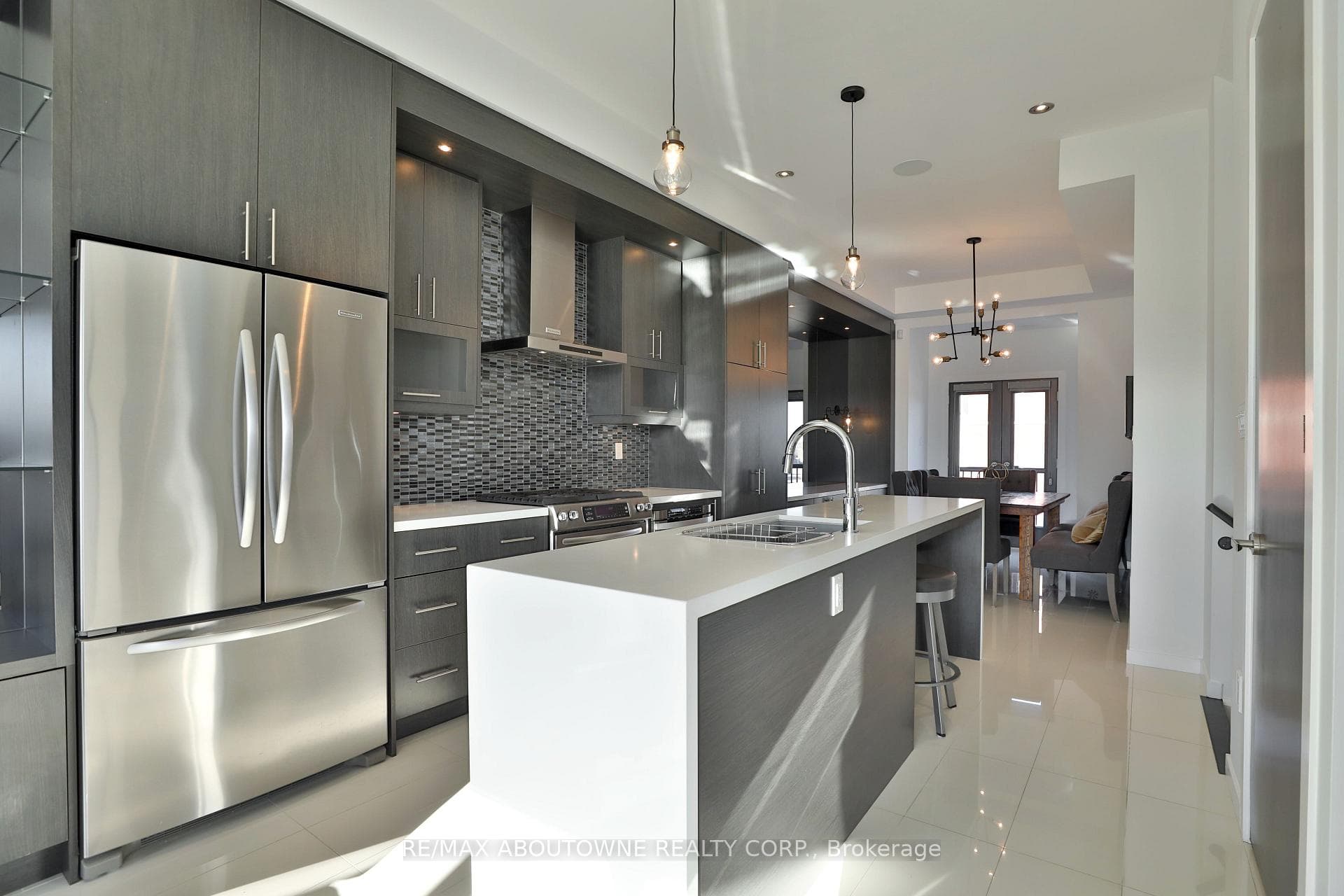220 VELLWOOD Common photo 7