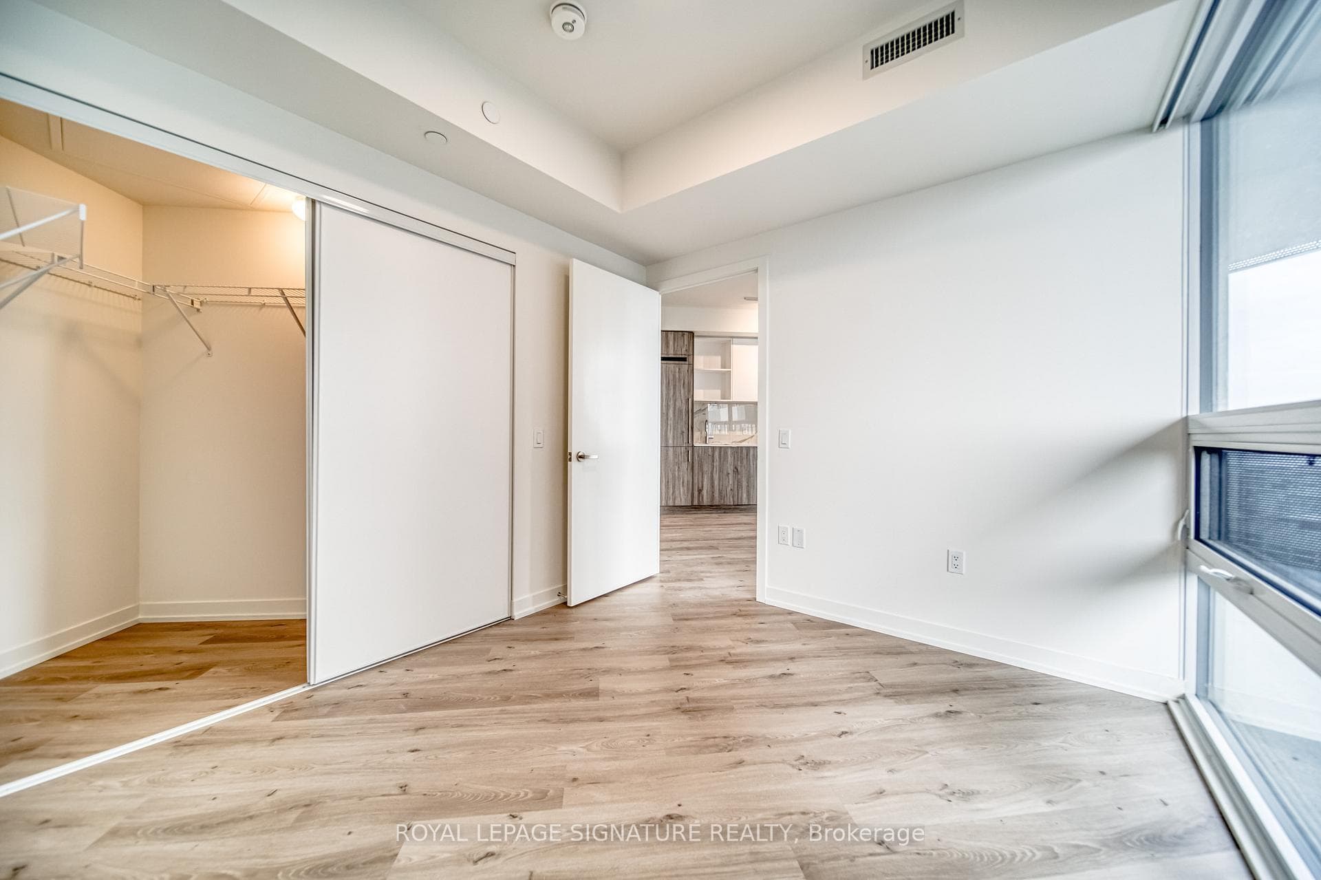138 DOWNES Street Unit 5111 photo 12