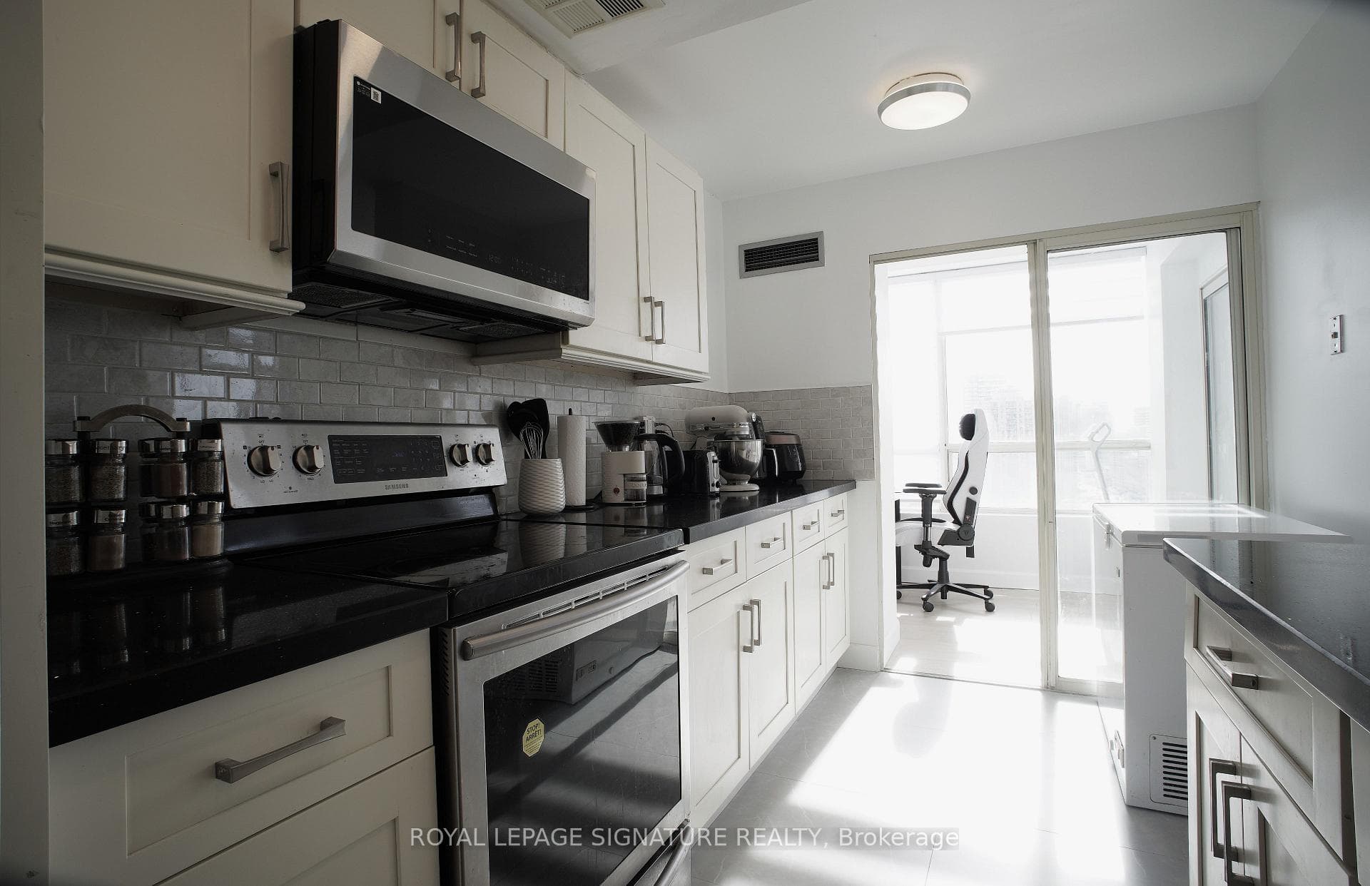 5765 Yonge Street Unit PH102 photo 7