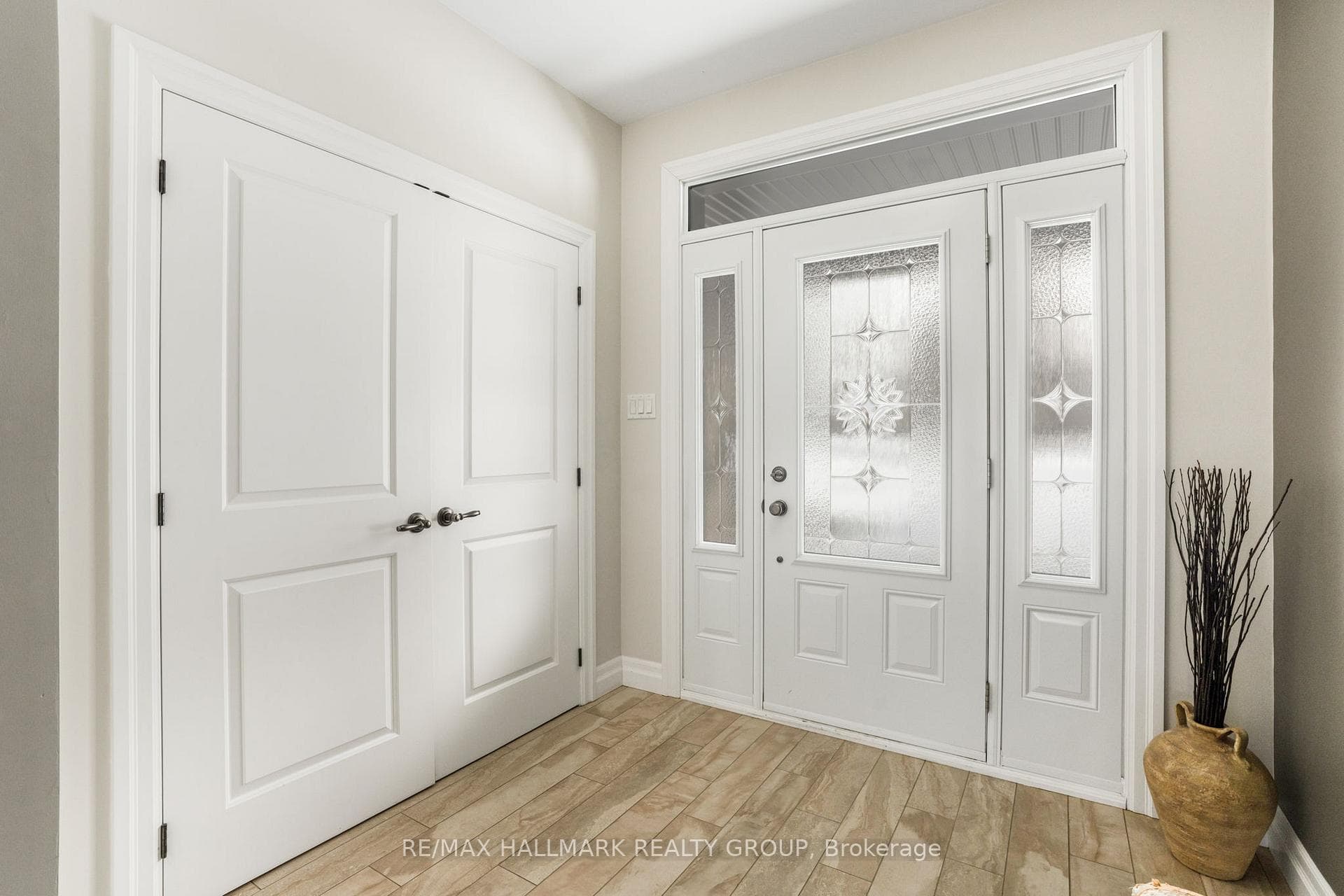 141 ADRIEN Street photo 6