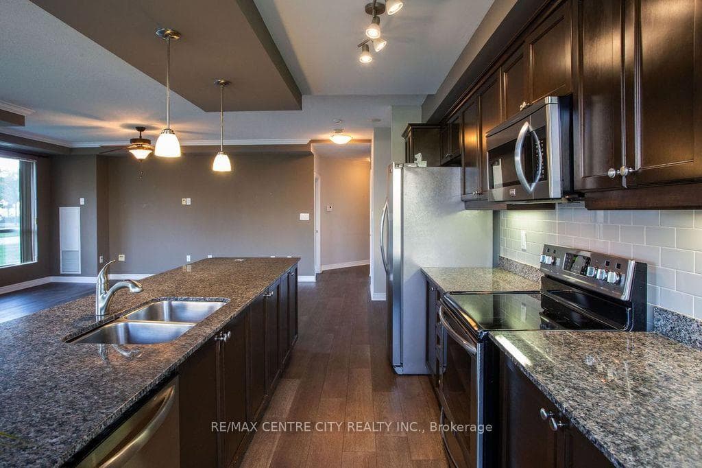 1030 Coronation Drive Unit 103 photo 9