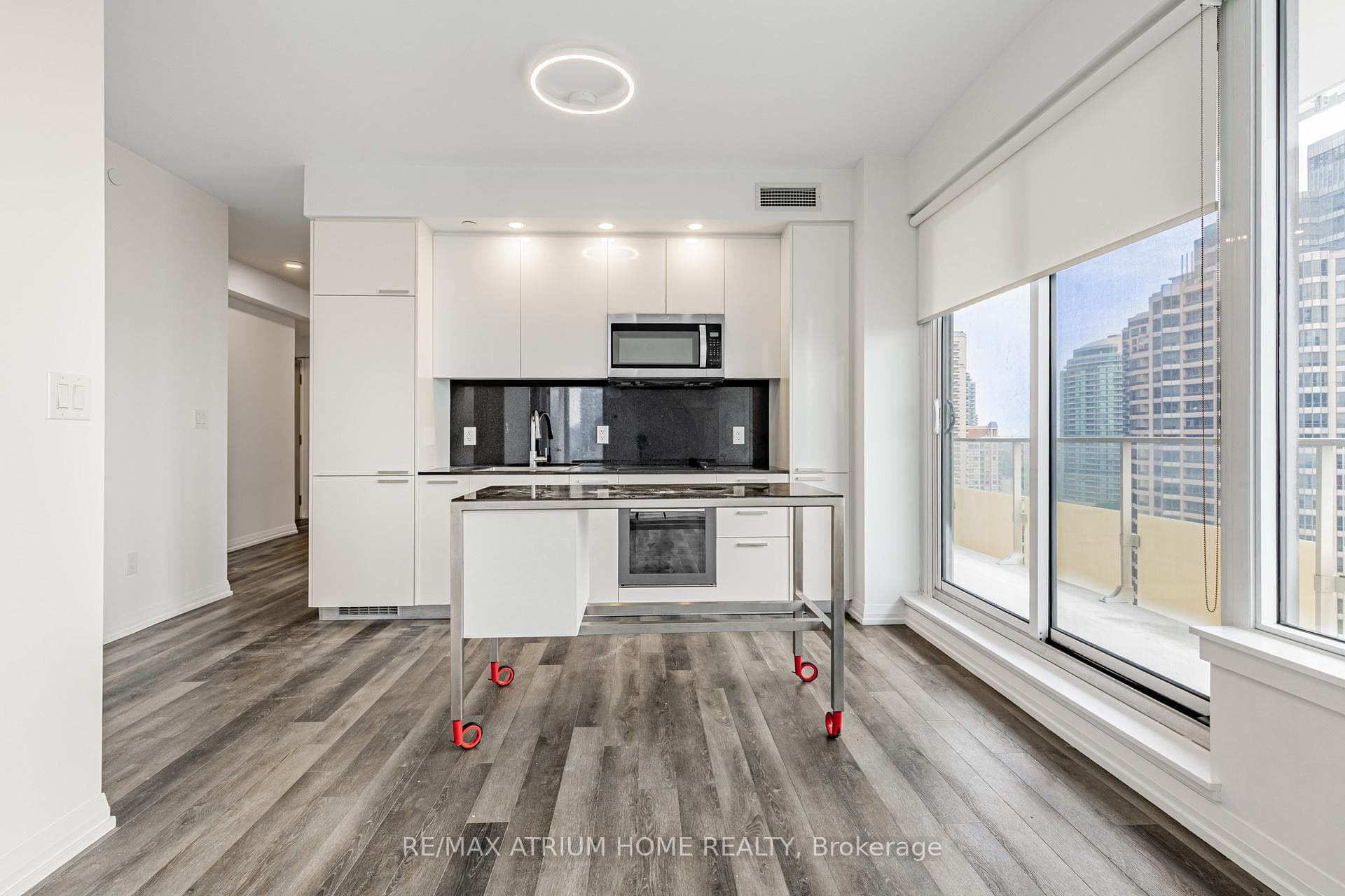 75 Canterbury Place Unit 2102 photo 2