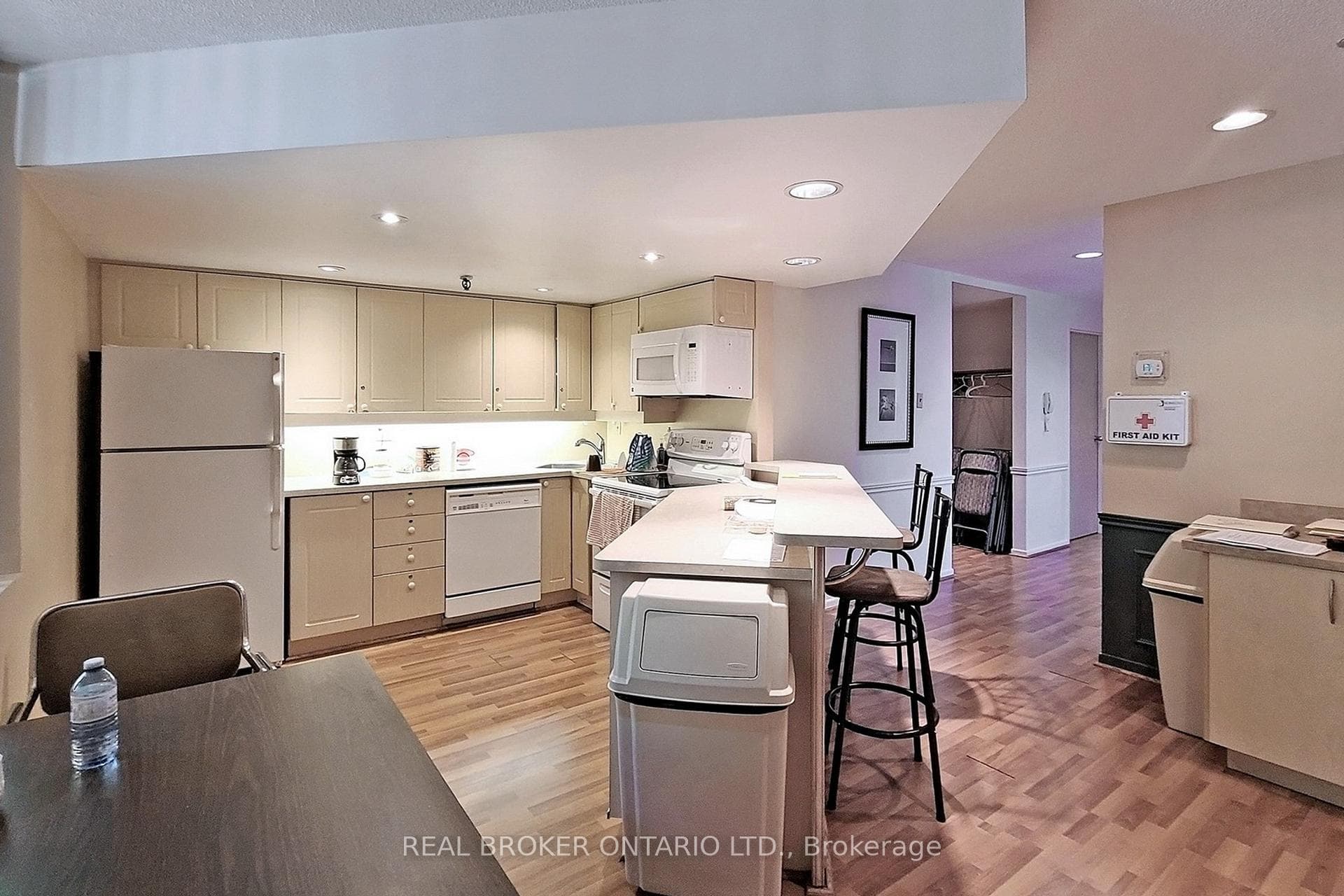 8111 Yonge Street Unit 1009 photo 27