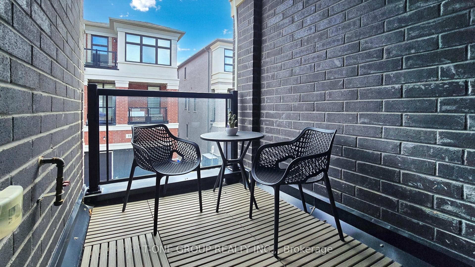 20 Pantheon Lane photo 16