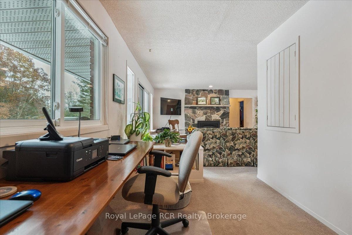 202 Gore Crescent photo 18
