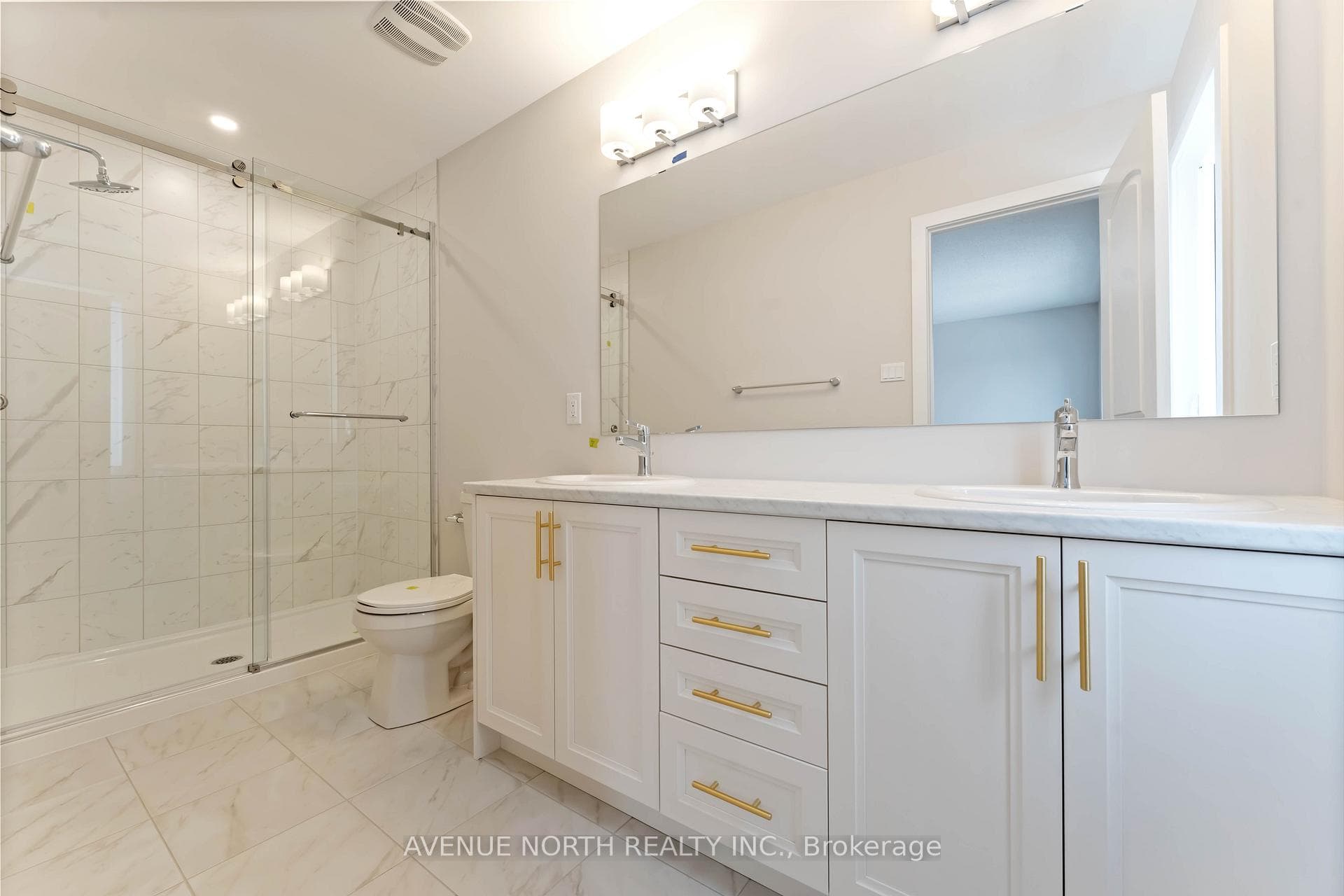 364 Les Emmerson Drive photo 16