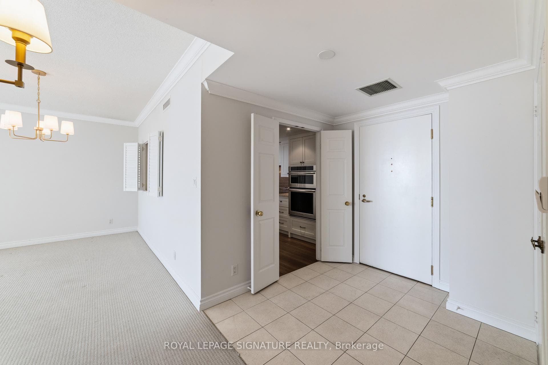 100 Lakeshore Road Unit 1103 photo 4