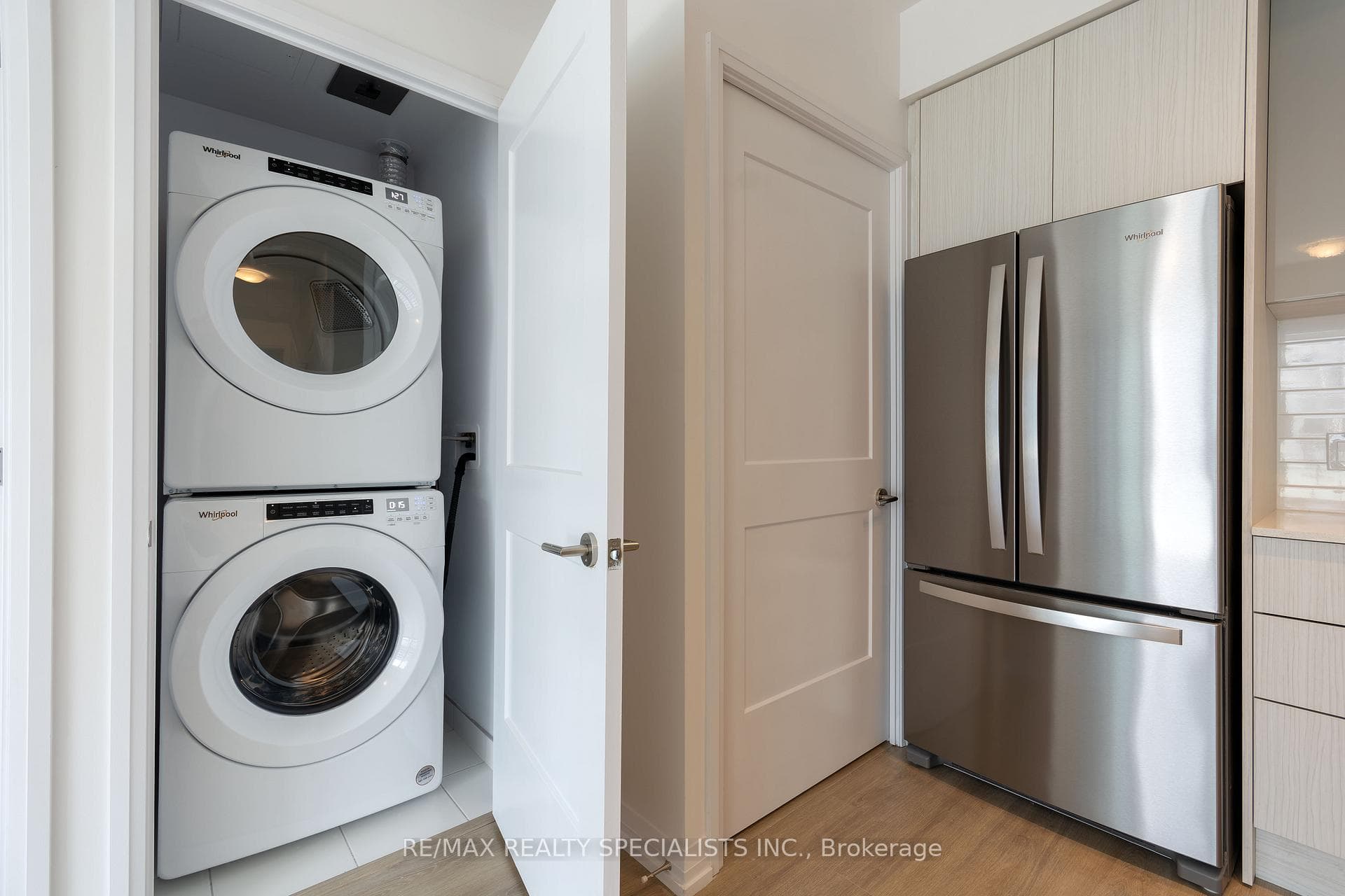 50 Dunfield Avenue Unit 2420 photo 18