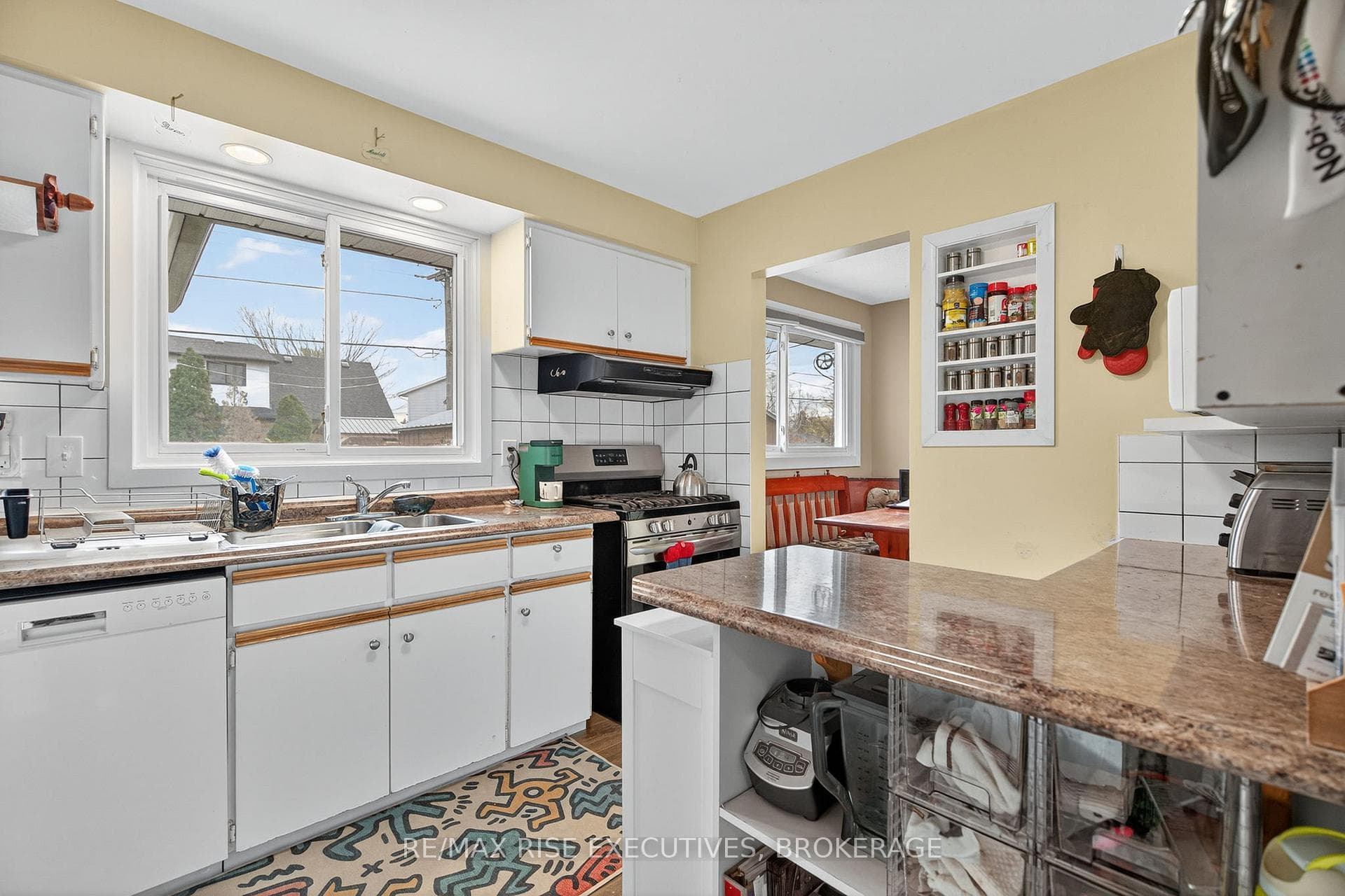 928 Hudson Drive photo 5
