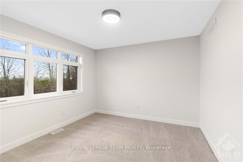 131 CASSIDY Crescent photo 27