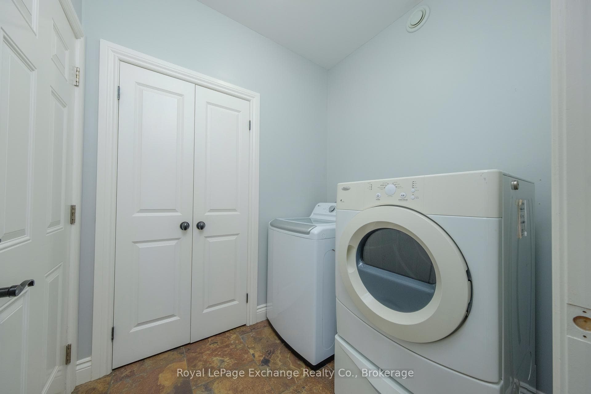 310 Wieck Boulevard photo 9