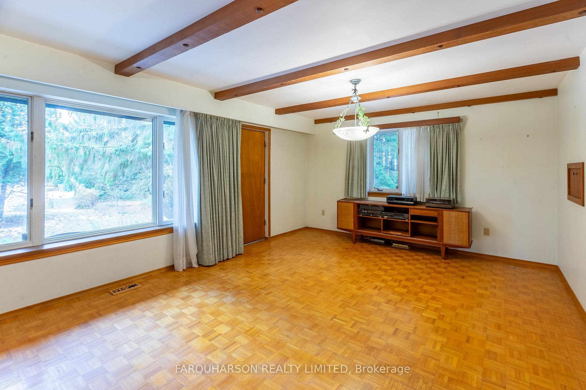 5779 Aurora Road photo 9