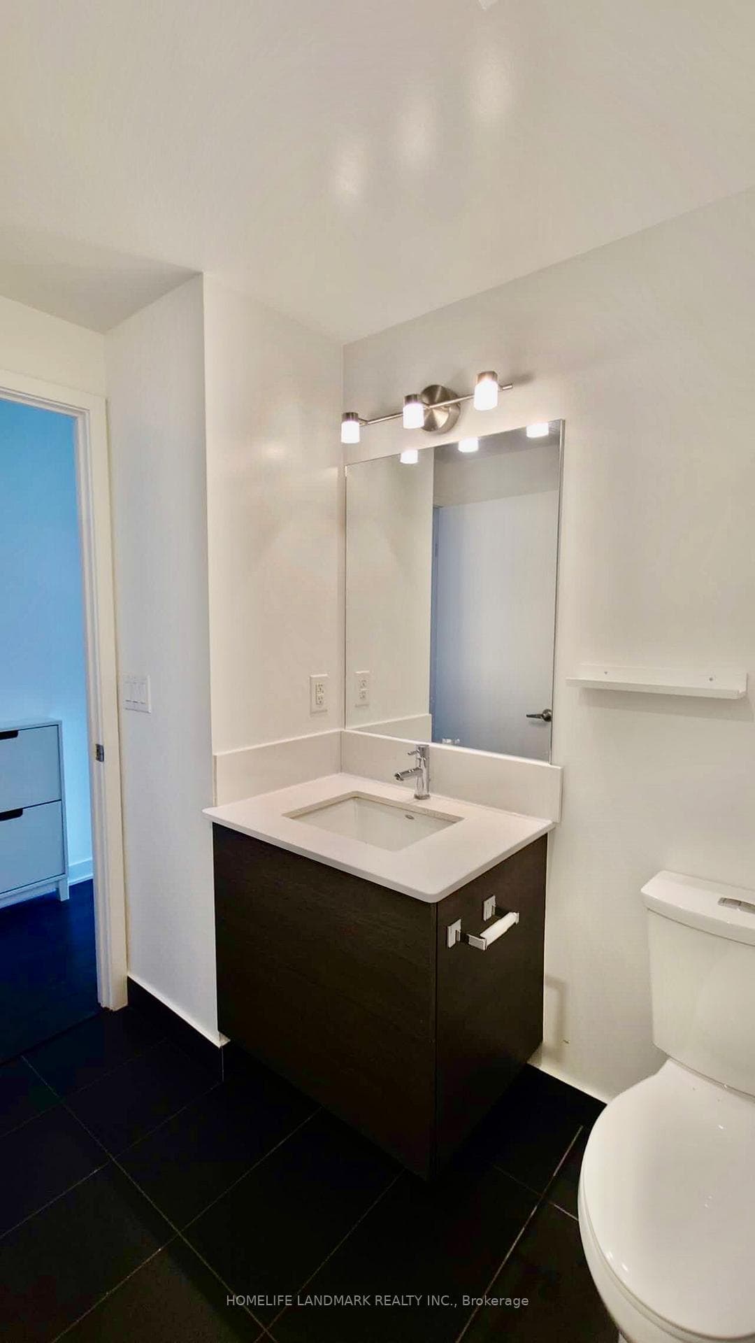 210 Simcoe Street Unit 2510 photo 10