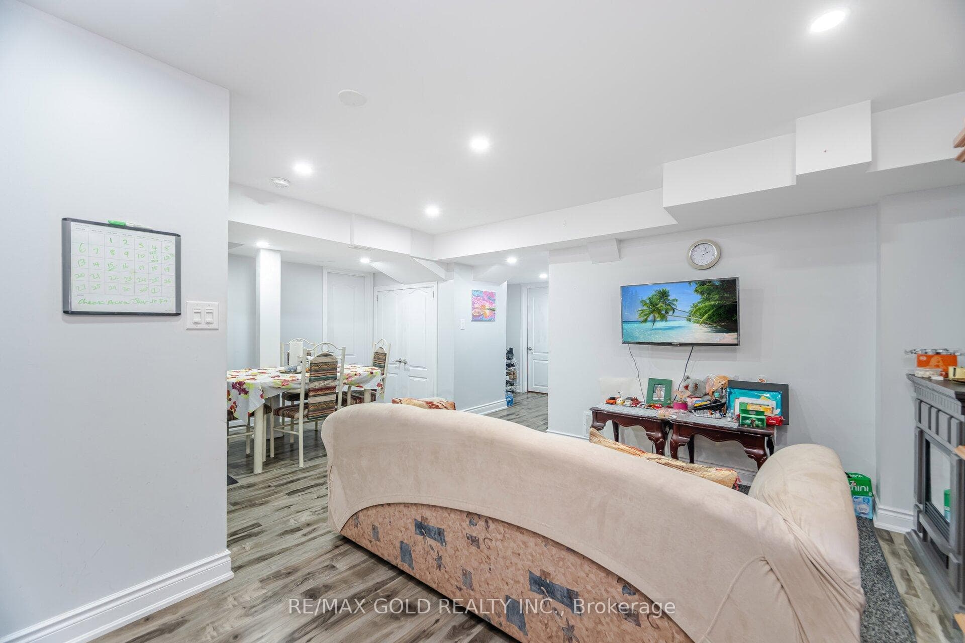 54 Ash Hill Avenue photo 41