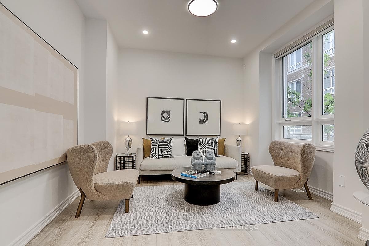 15 Chicago Lane photo 5
