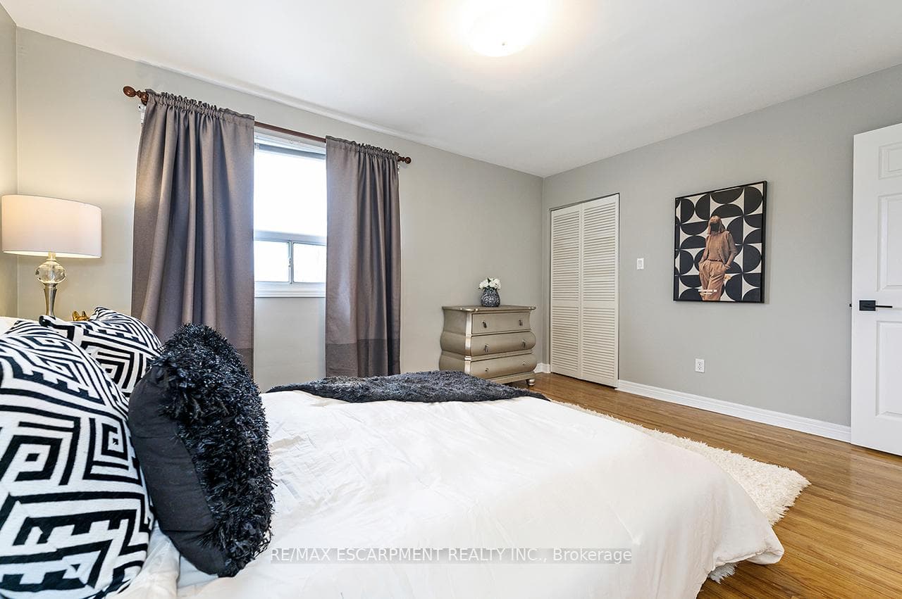 3726 Holden Crescent photo 30