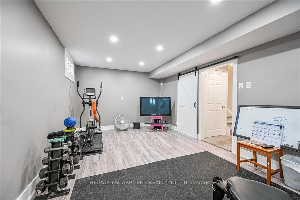 15 Caledonia Avenue photo 26