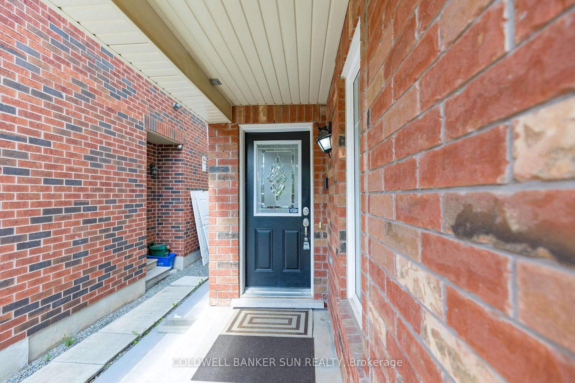 8 Dulverton Drive photo 2