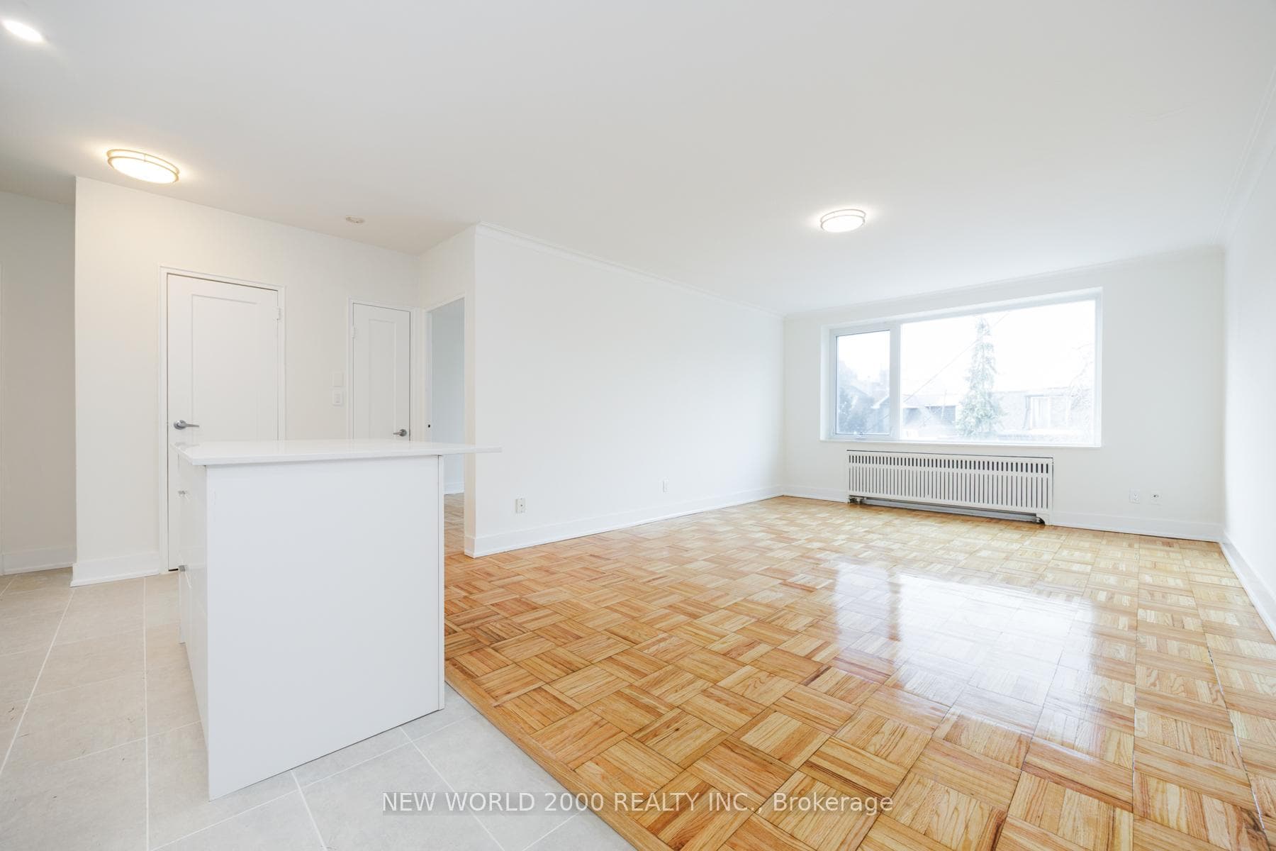 49 Glen Elm Avenue Unit 413 photo 9