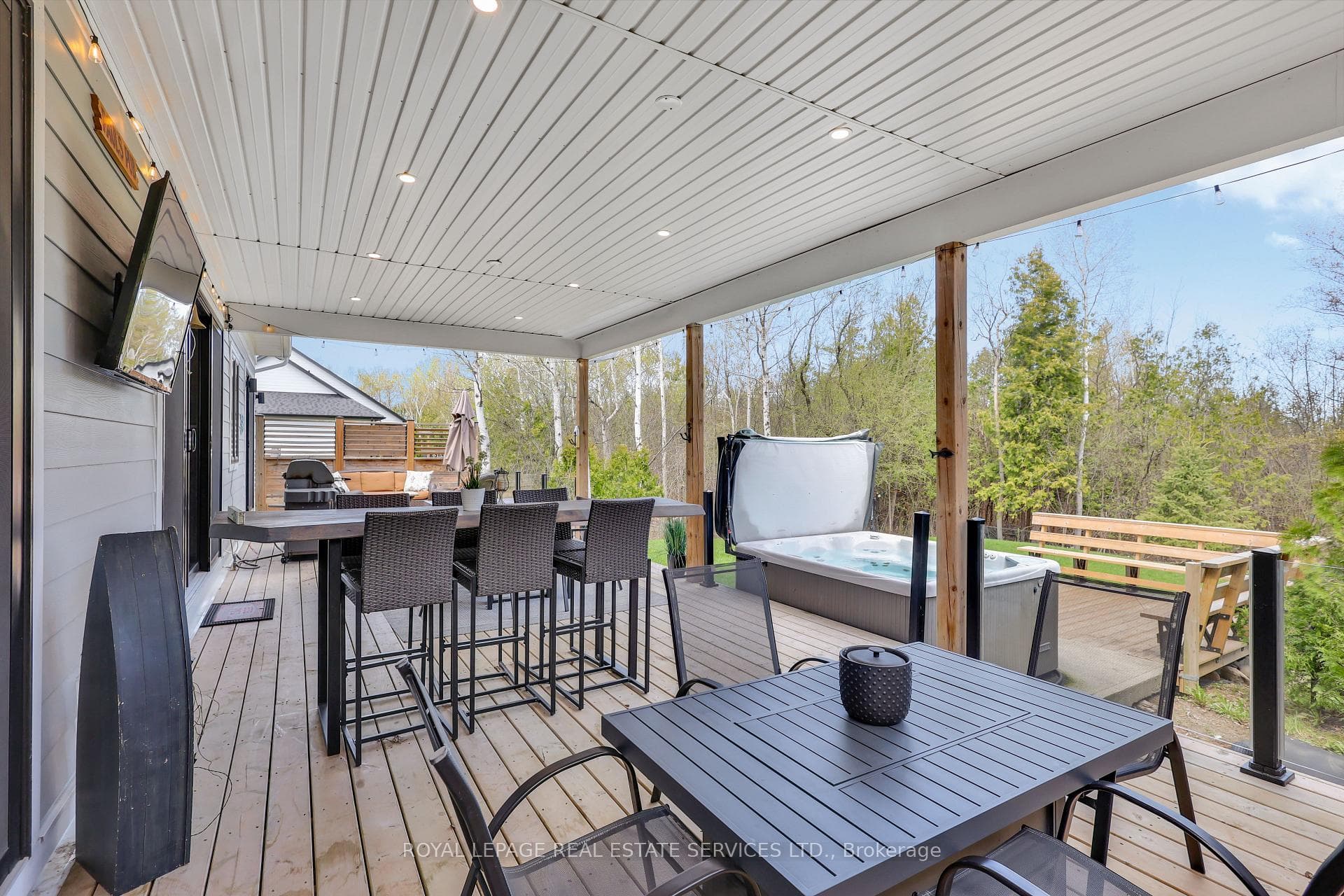 131 Glenlake Boulevard photo 37