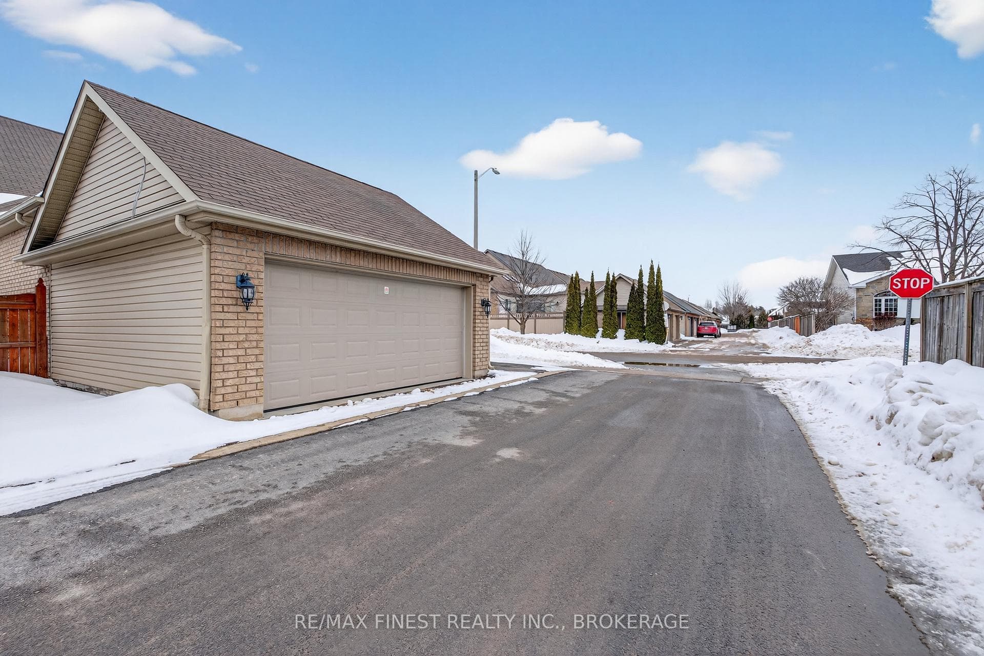 1191 Crossfield Avenue photo 43