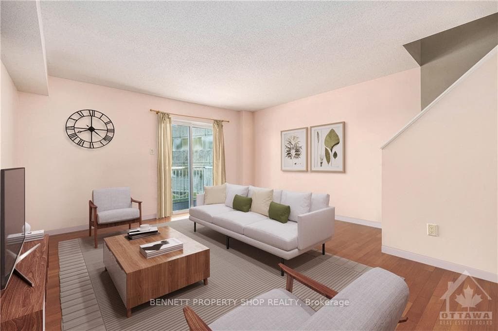43 MANHATTAN Crescent photo 12