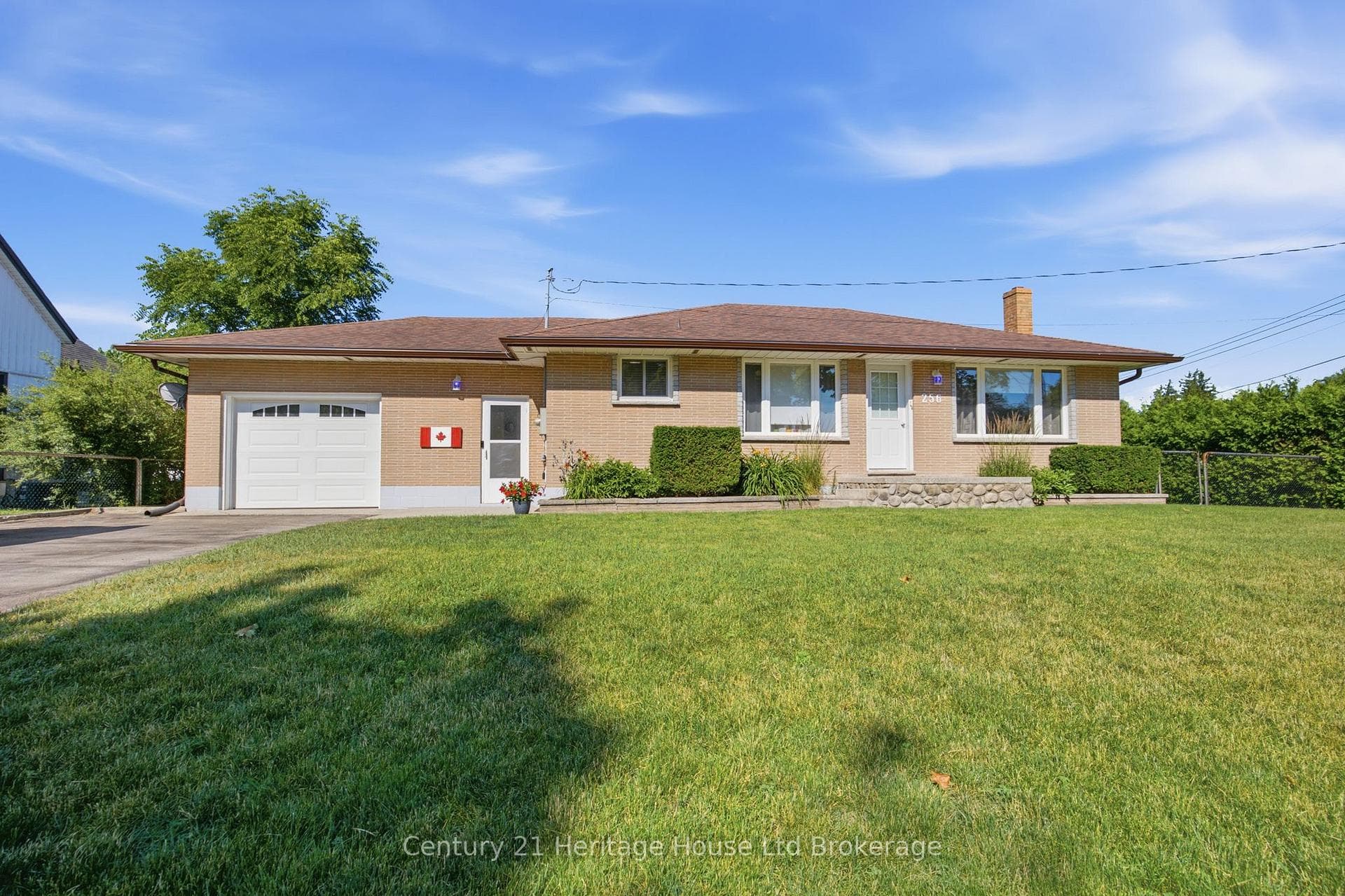 256 Markwell Street photo 1