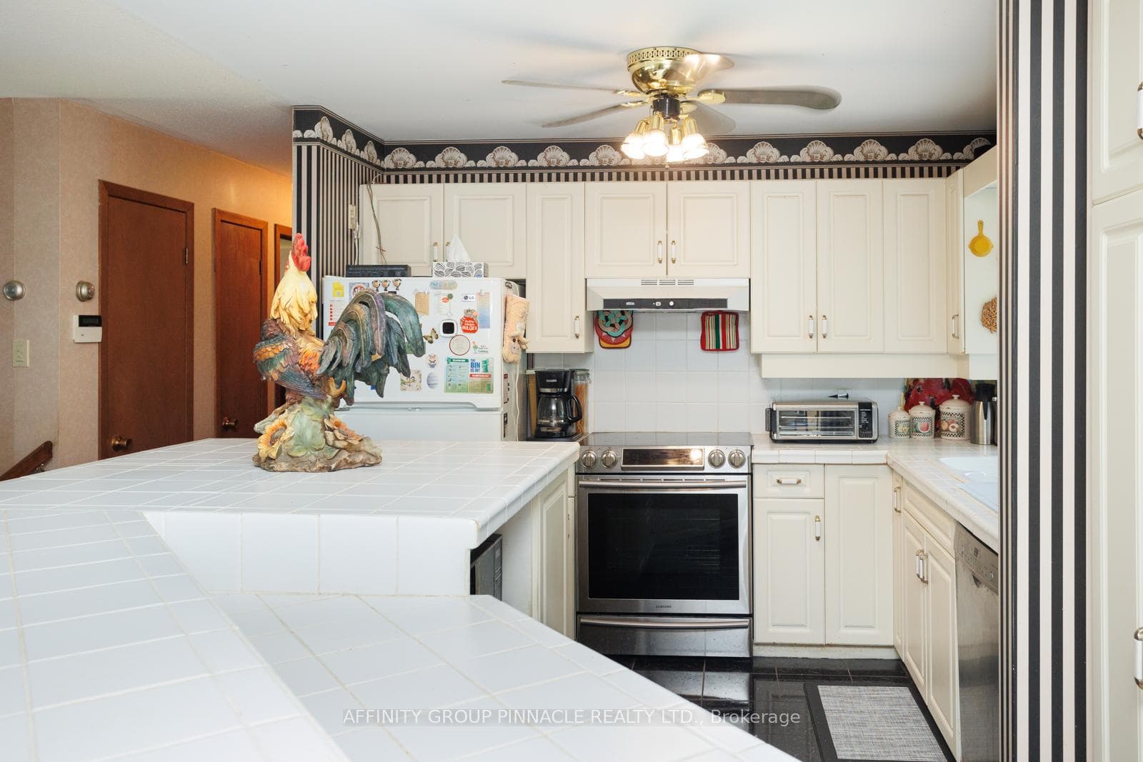 5 Routley Avenue photo 12