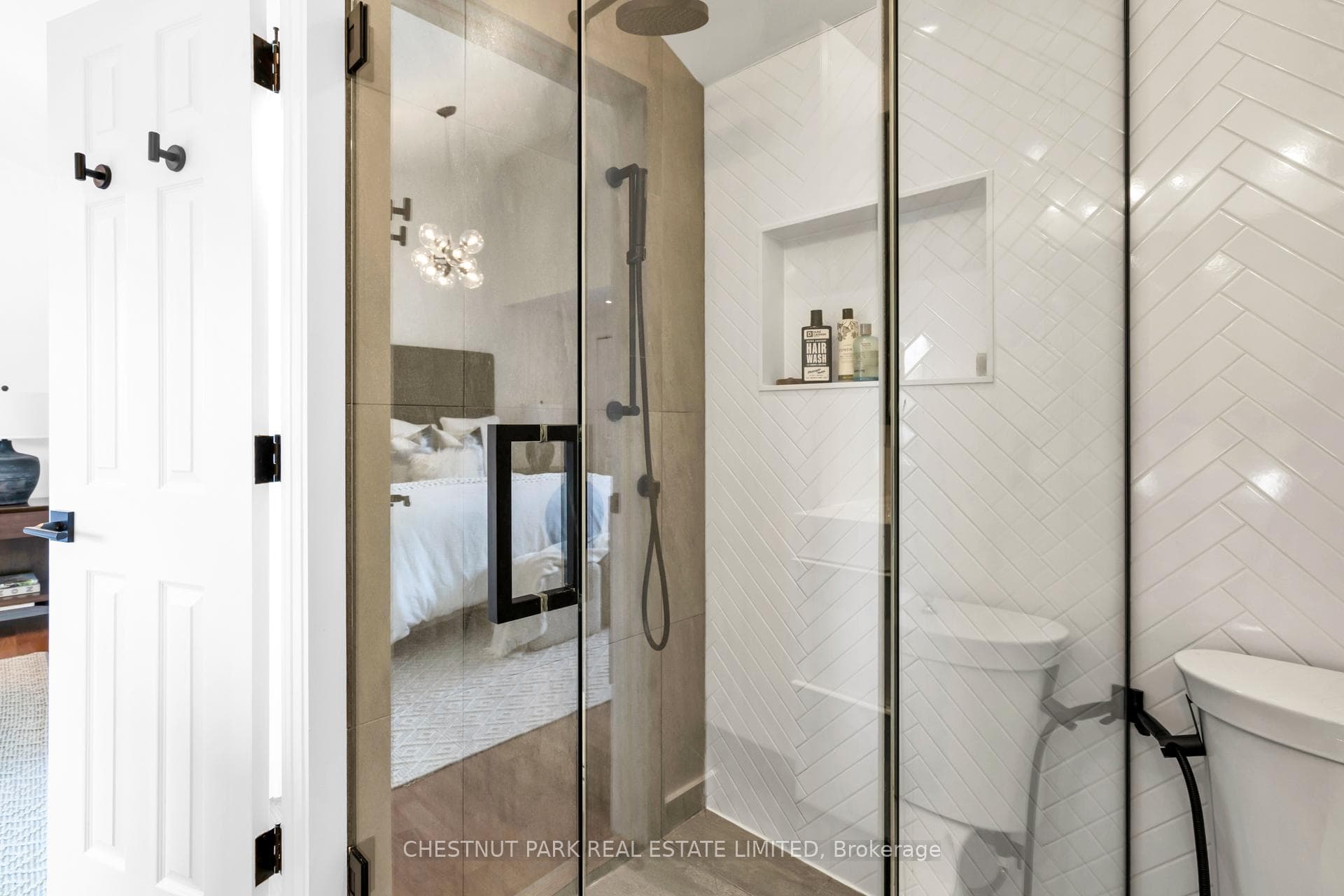 70 Shaftesbury Avenue Unit 3 photo 18