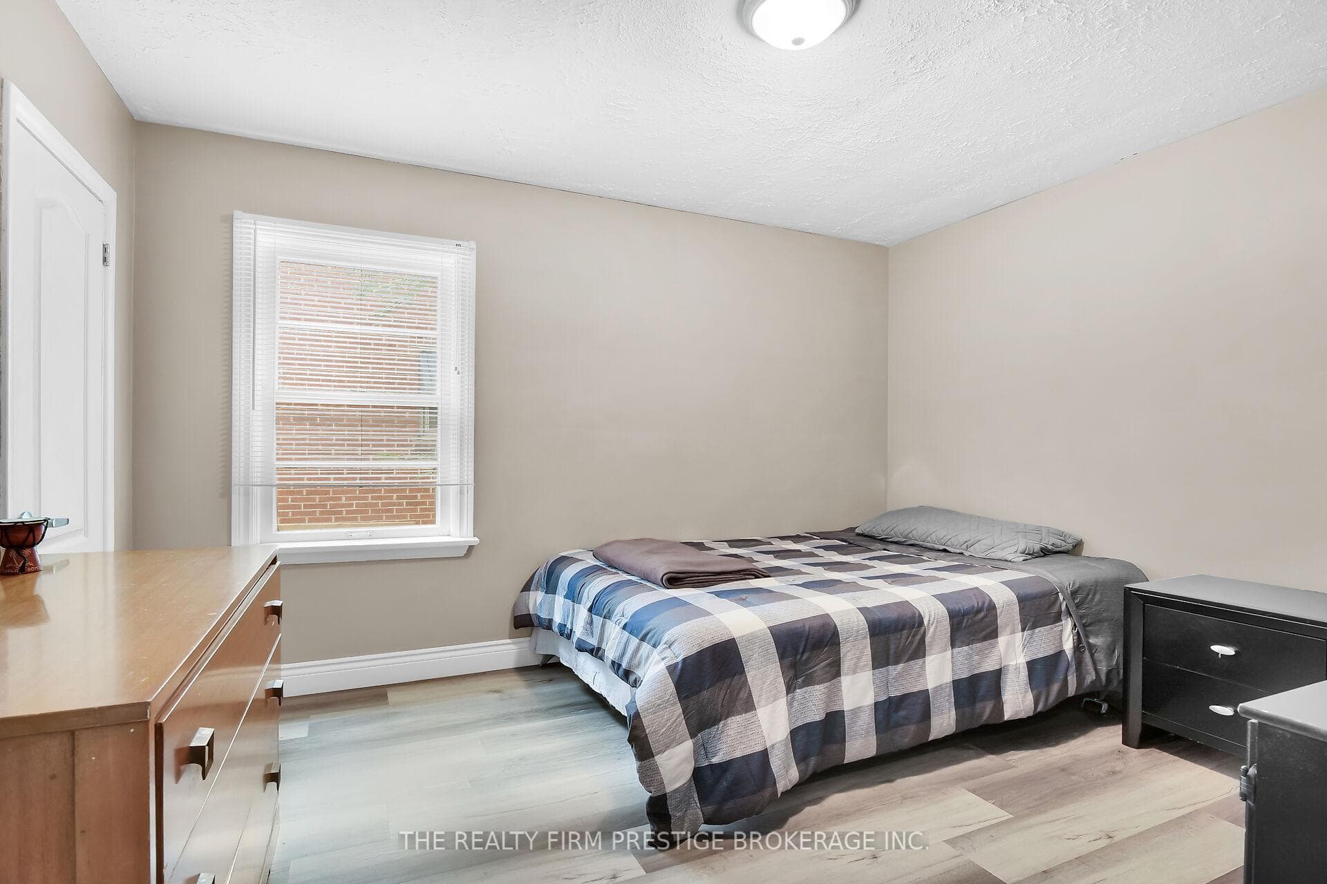 1865 Park Avenue photo 13
