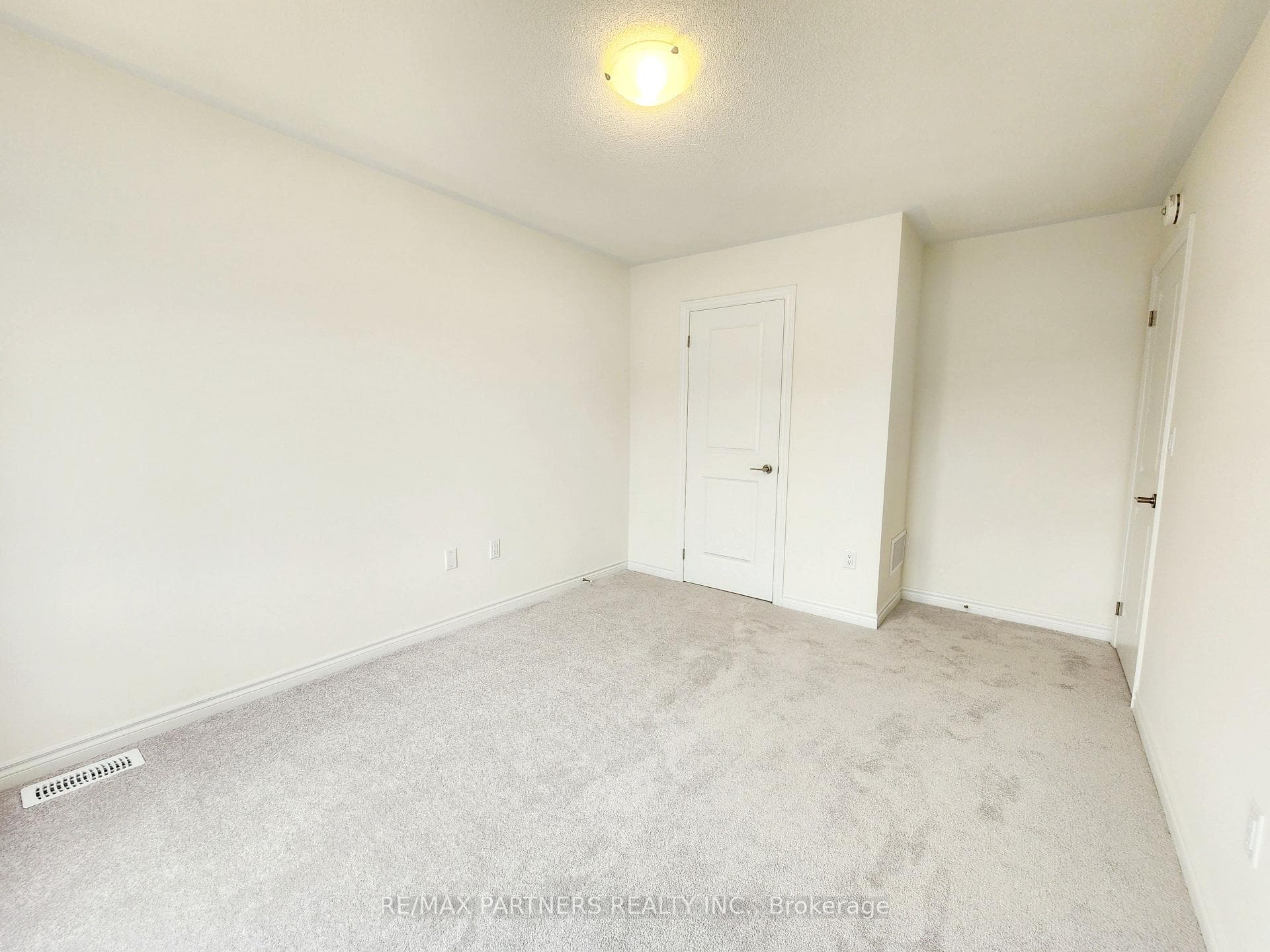 136 Greer Street photo 20