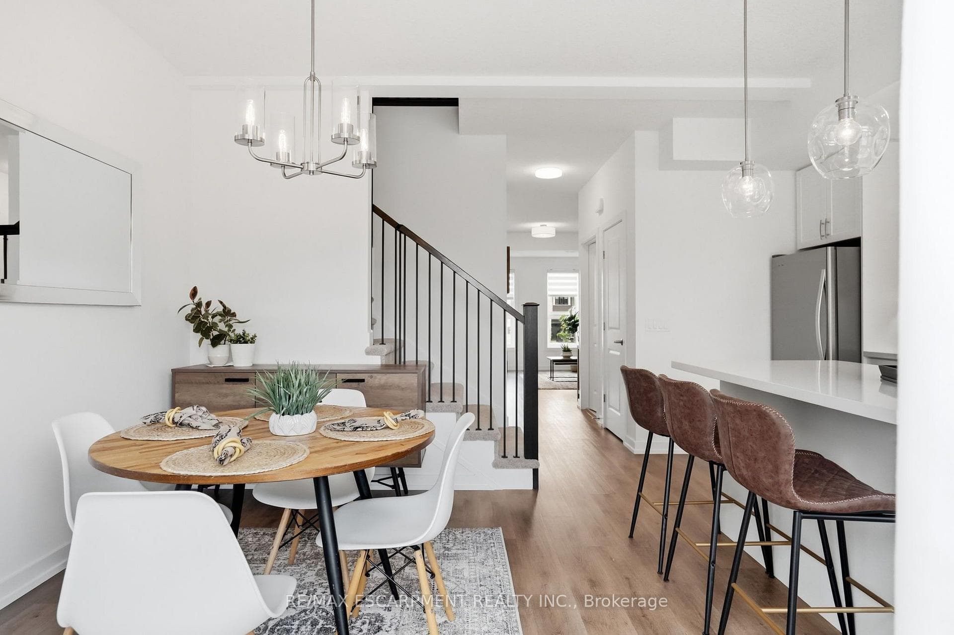 245 Burke Street photo 13