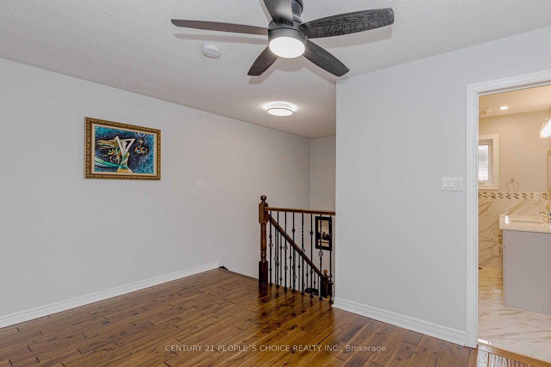 266 Comiskey Crescent photo 27