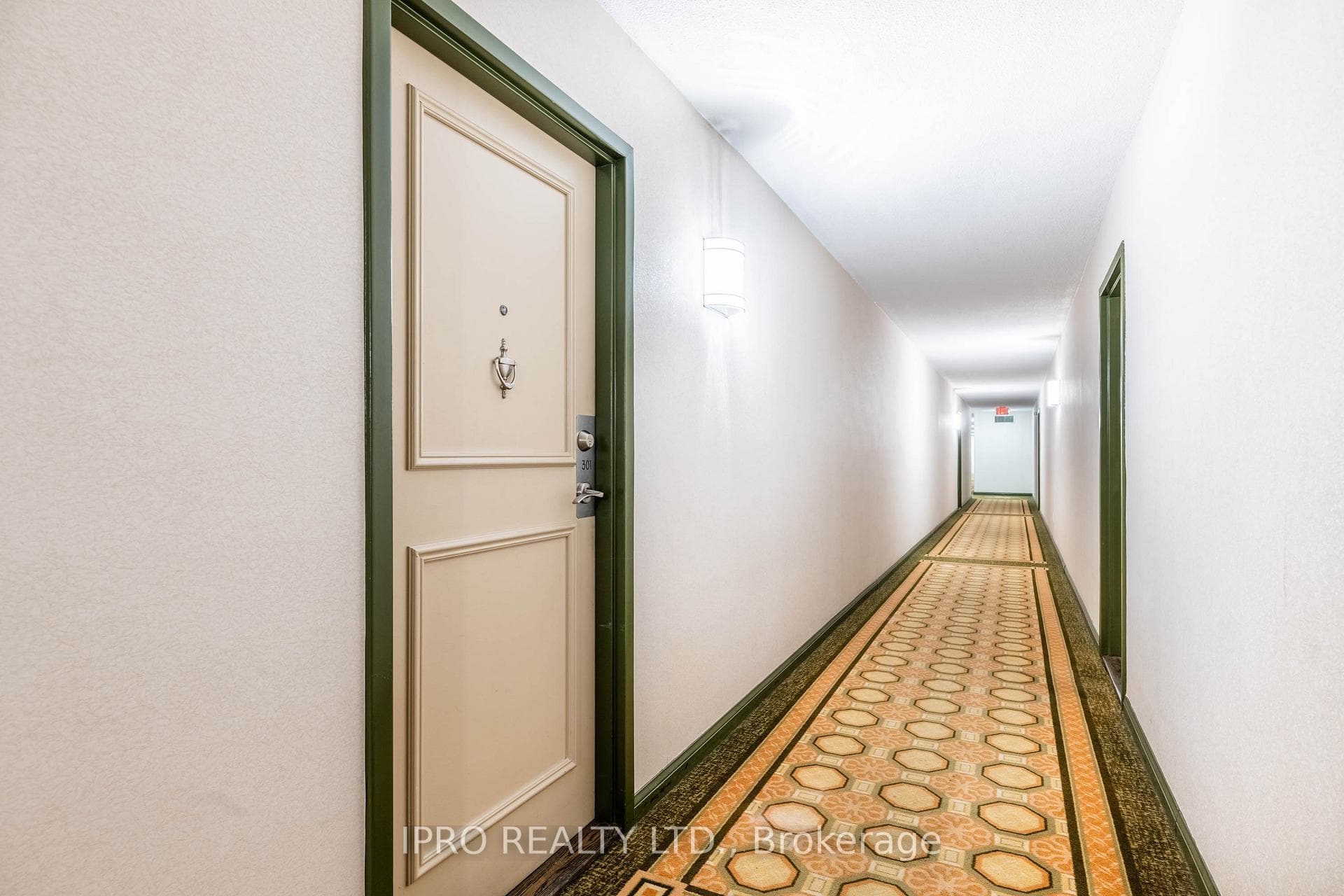 30 Sunrise Avenue Unit 301 photo 3